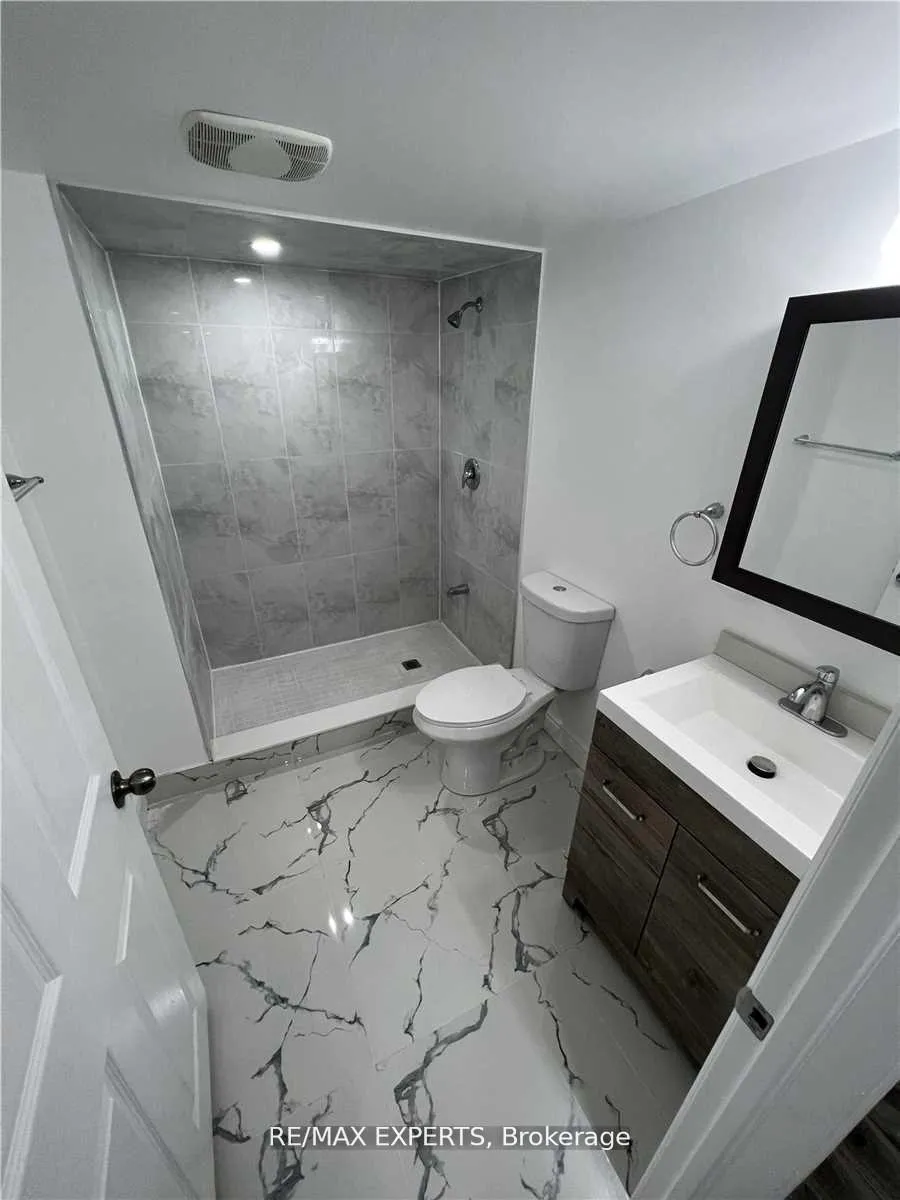 Photo 4 of Unit Bsmt, 43 Jingle Crescent, Brampton, Gore Industrial North — HOMEH