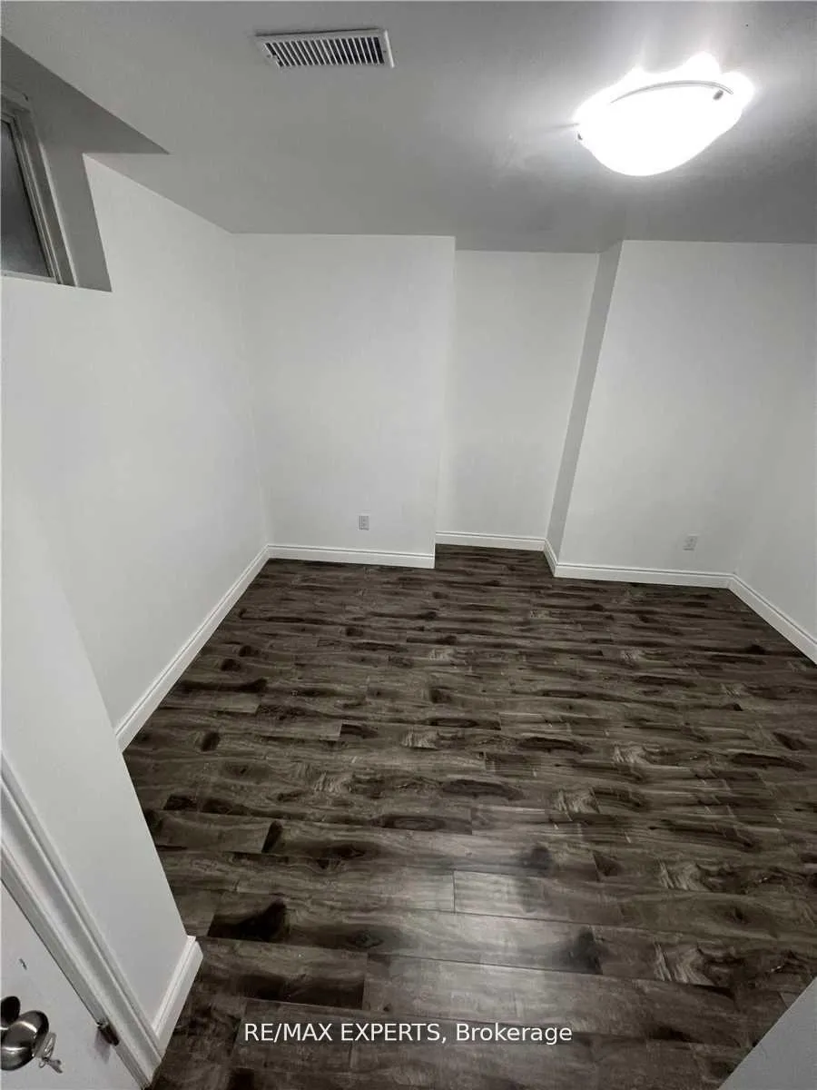 Photo 5 of Unit Bsmt, 43 Jingle Crescent, Brampton, Gore Industrial North — HOMEH