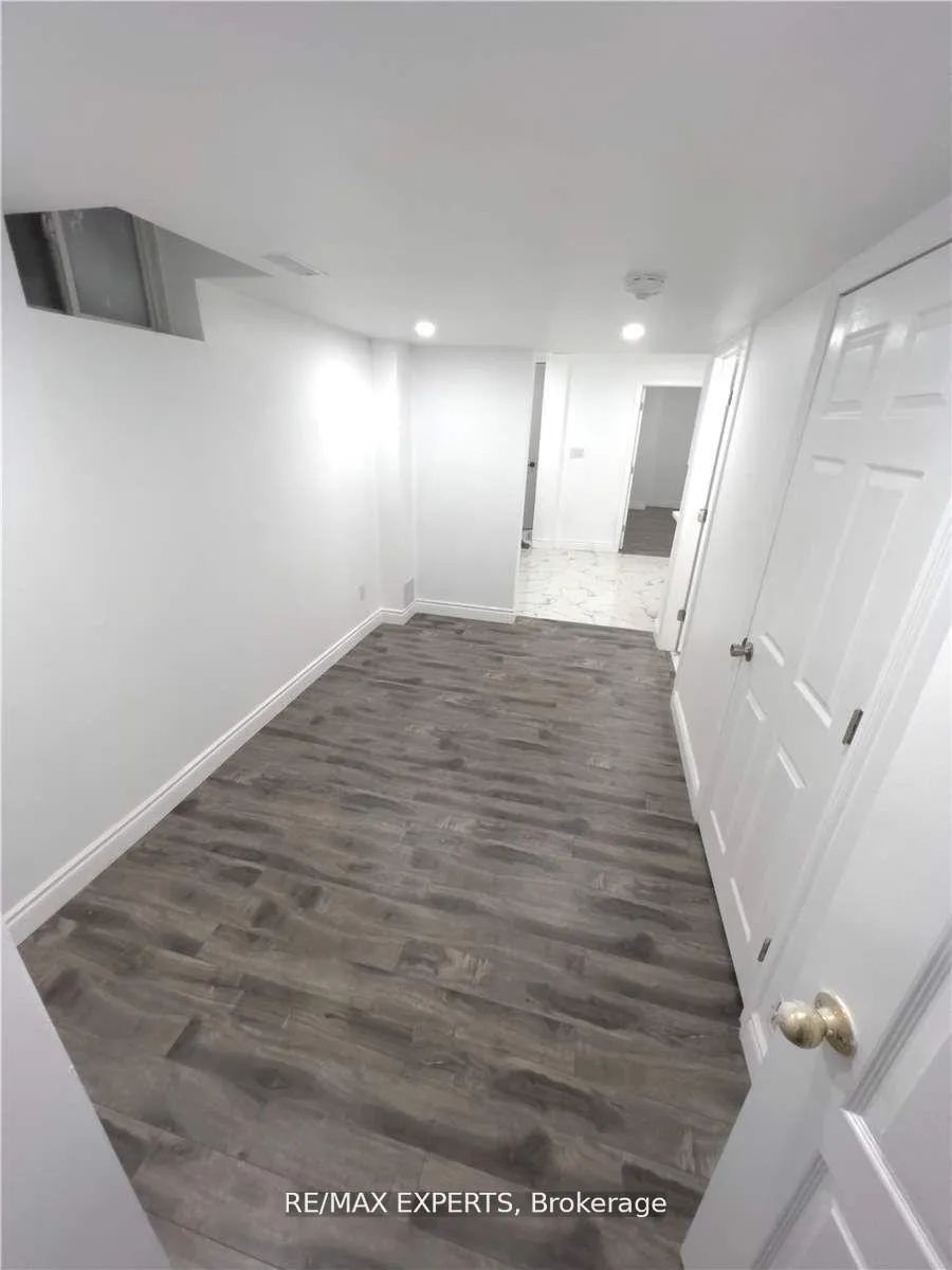 Photo 6 of Unit Bsmt, 43 Jingle Crescent, Brampton, Gore Industrial North — HOMEH