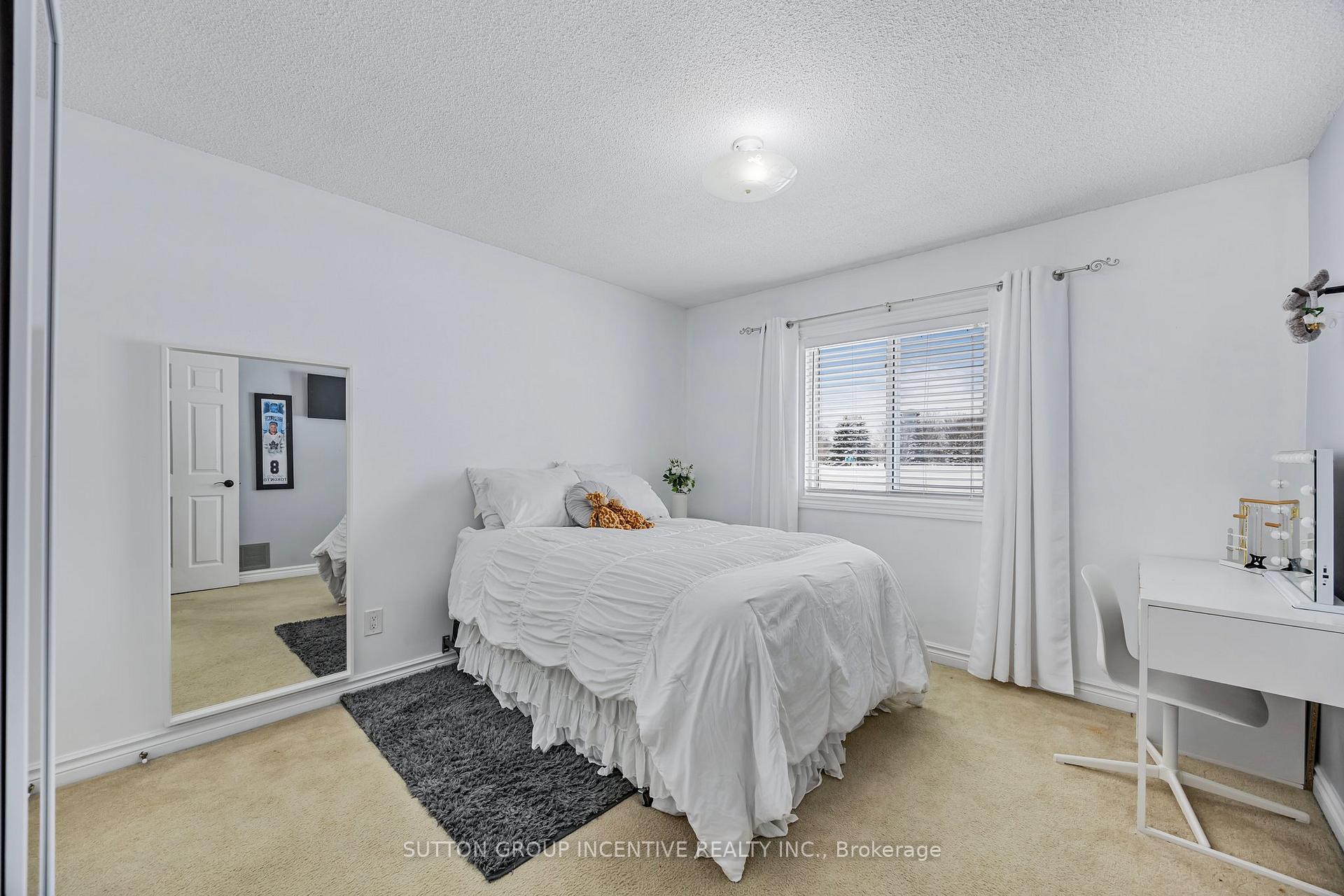 Photo 22 of 21 Callaghan Drive, Barrie, Letitia Heights — HOMEH