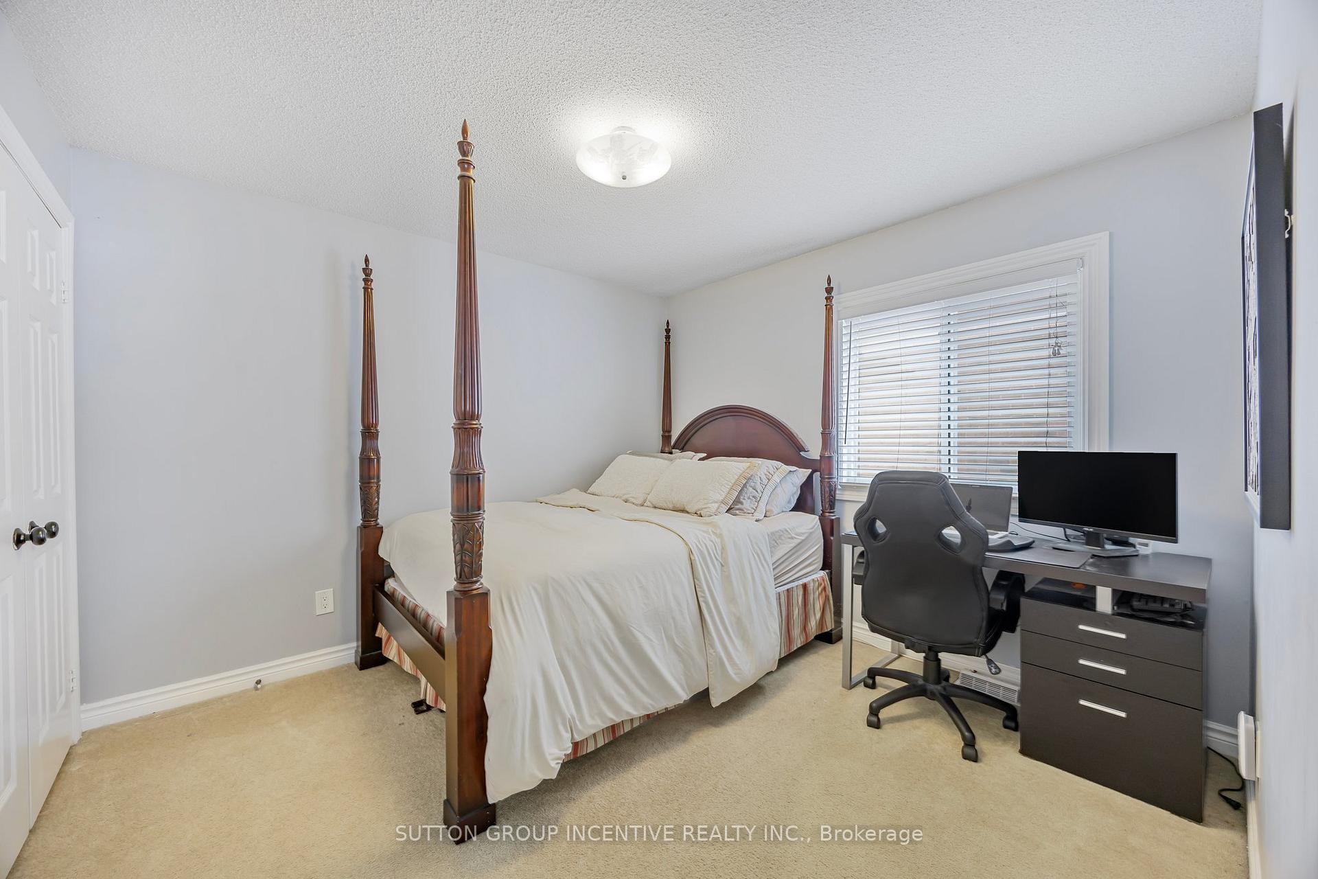 Photo 23 of 21 Callaghan Drive, Barrie, Letitia Heights — HOMEH