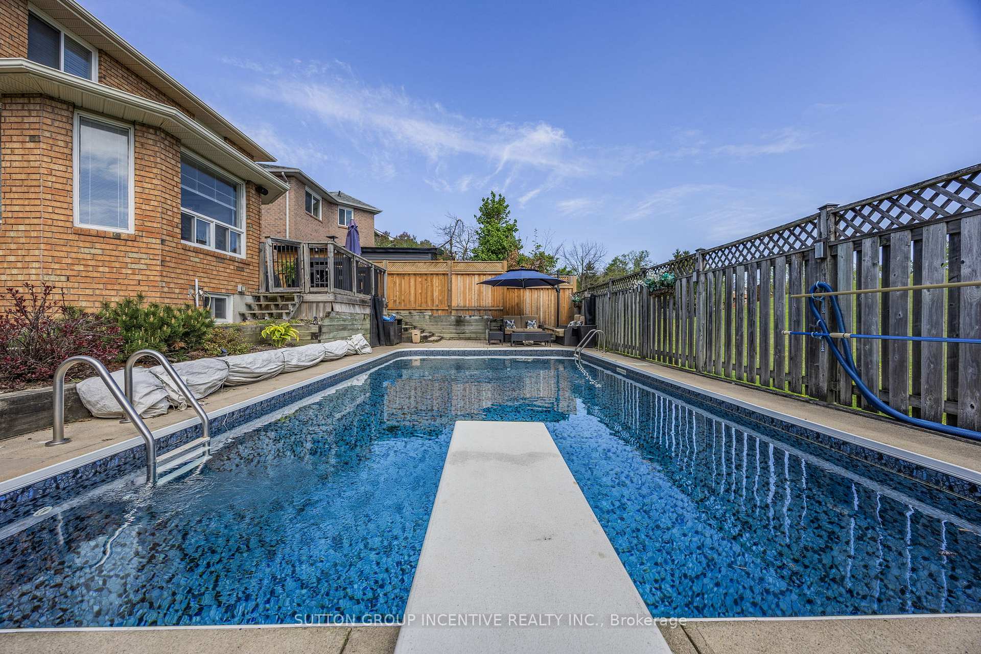 Photo 30 of 21 Callaghan Drive, Barrie, Letitia Heights — HOMEH
