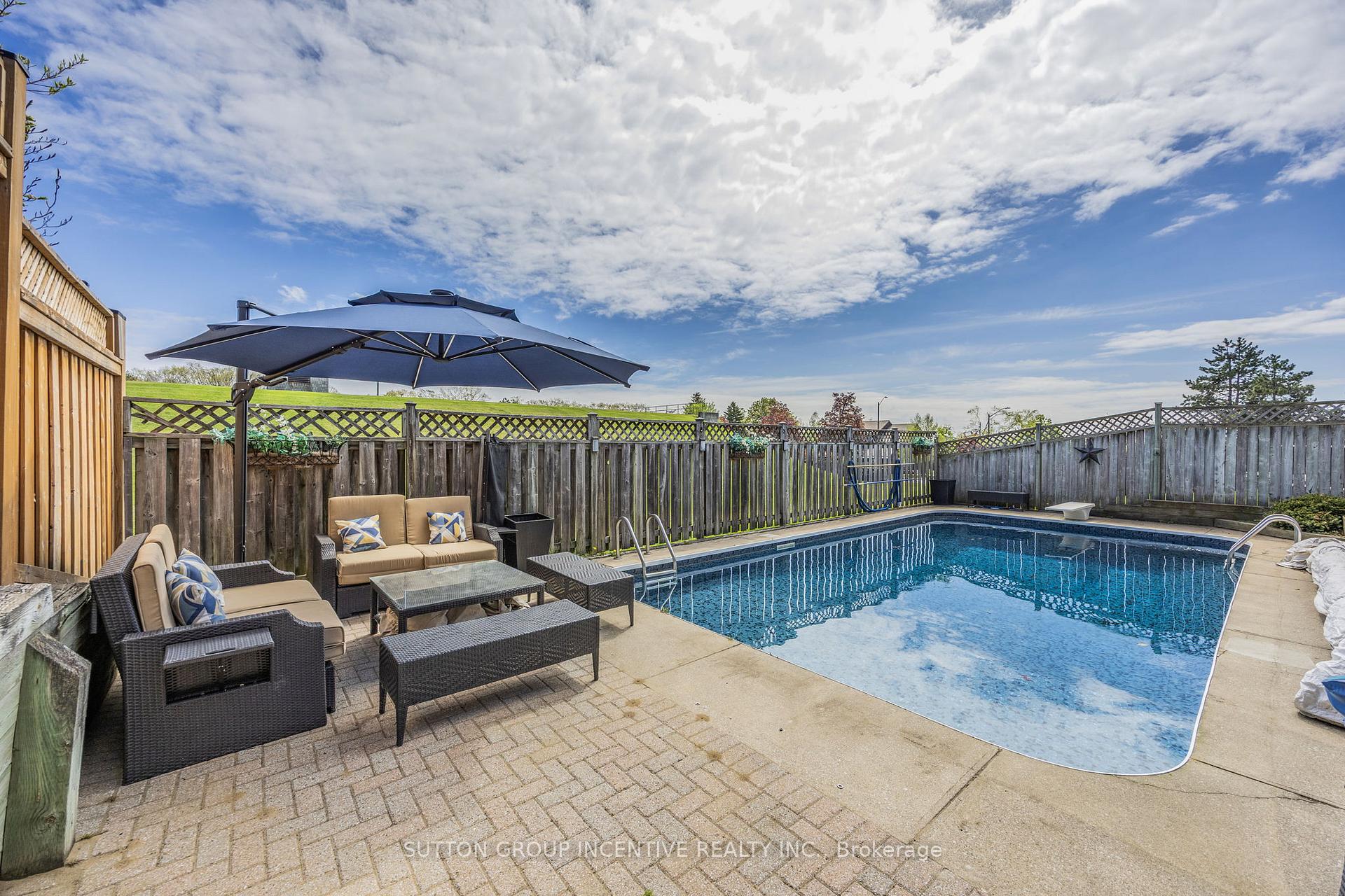 Photo 33 of 21 Callaghan Drive, Barrie, Letitia Heights — HOMEH