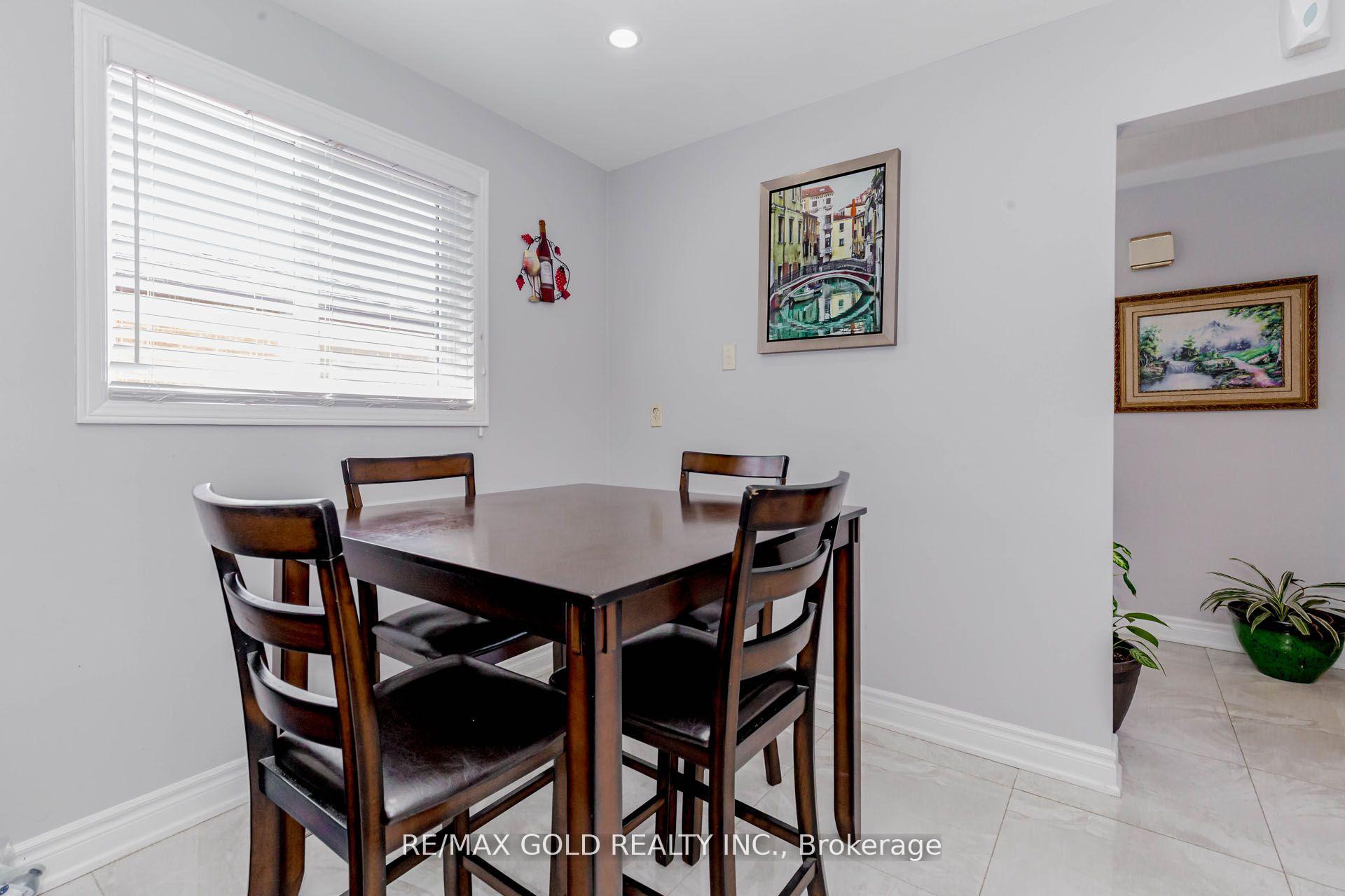 Photo 12 of 298 Royal Salisbury Way, Brampton, Madoc — HOMEH