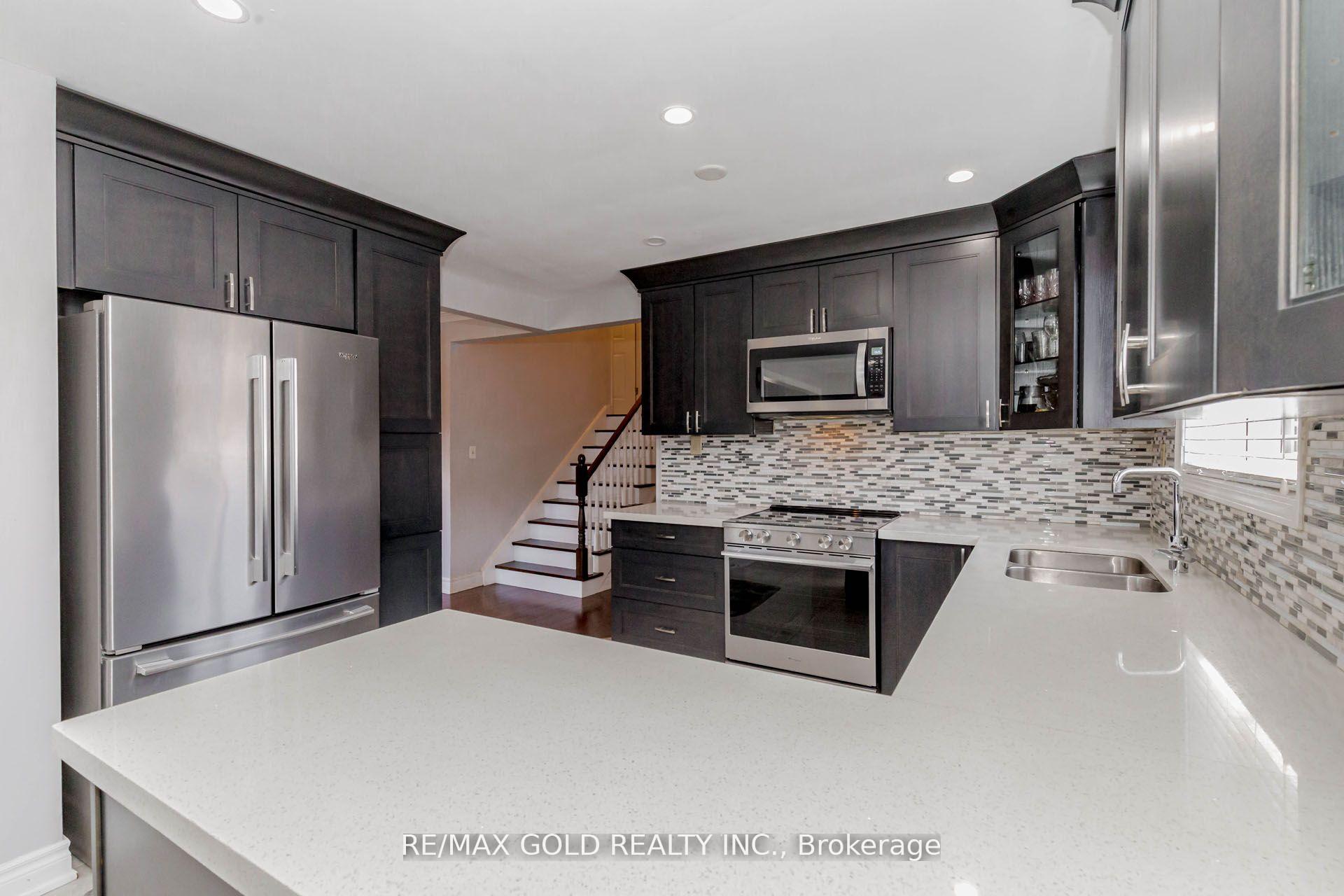 Photo 21 of 298 Royal Salisbury Way, Brampton, Madoc — HOMEH