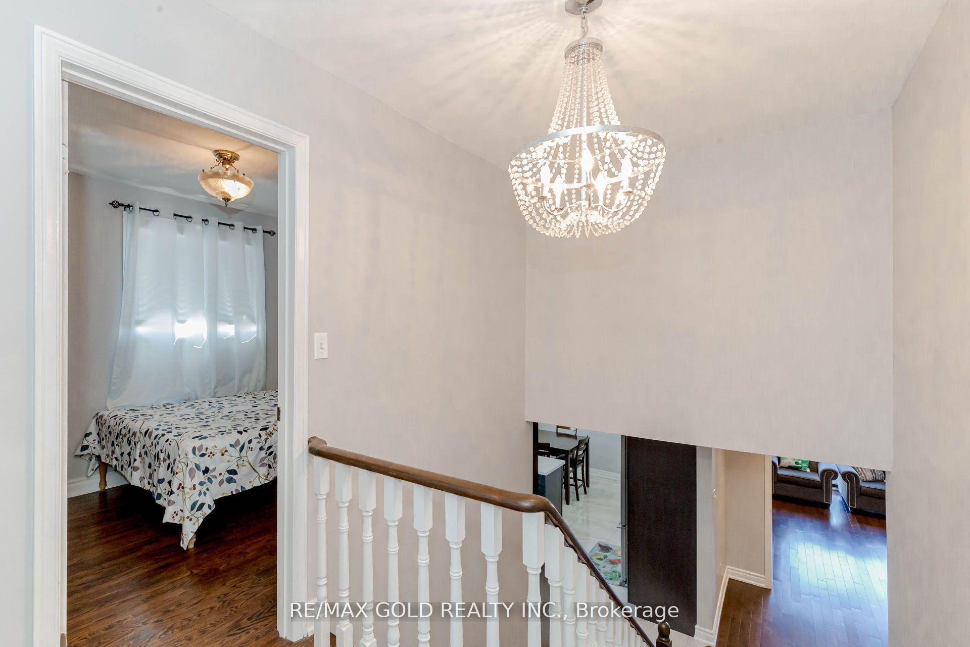 Photo 16 of 298 Royal Salisbury Way, Brampton, Madoc — HOMEH