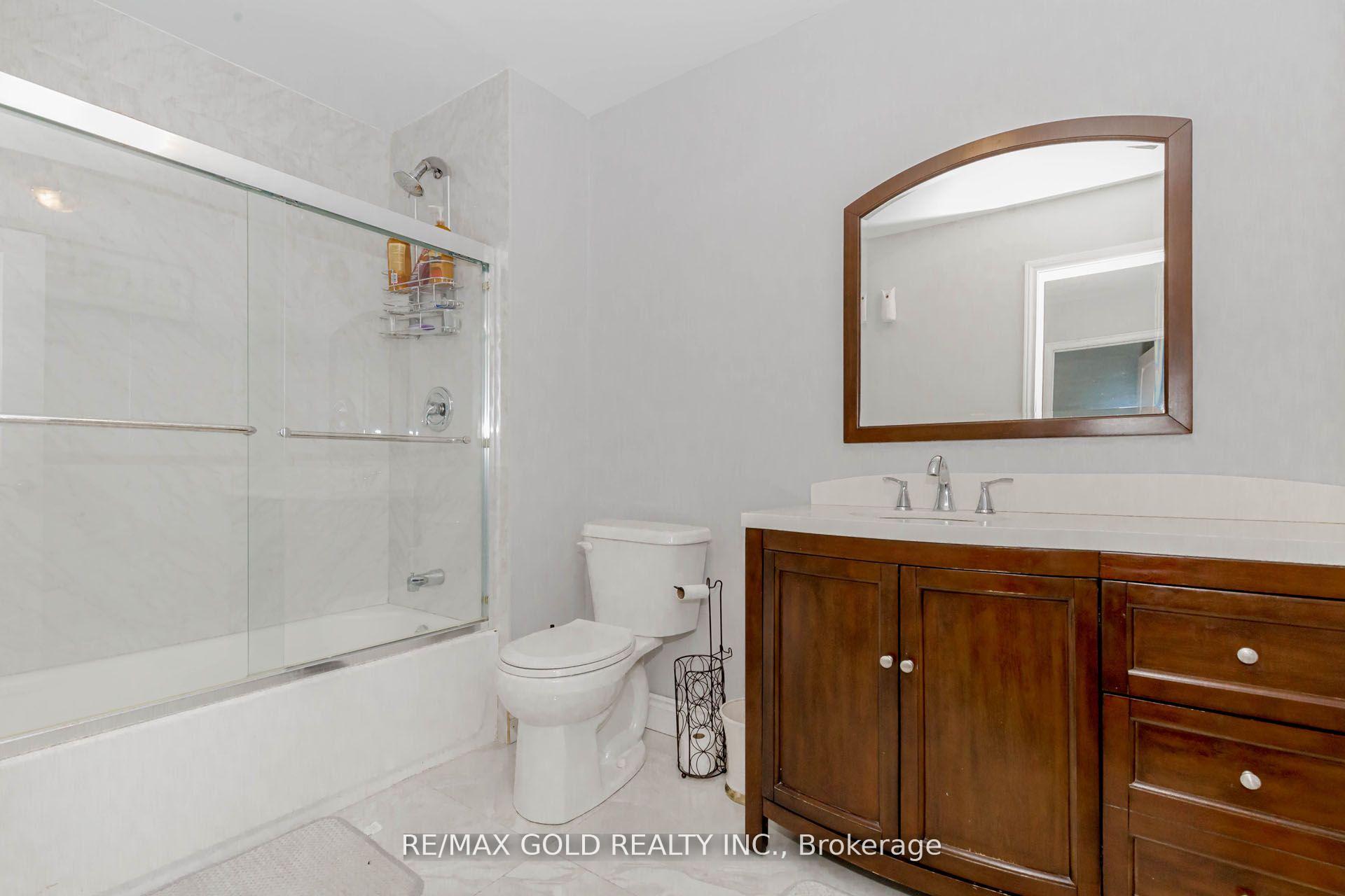 Photo 13 of 298 Royal Salisbury Way, Brampton, Madoc — HOMEH