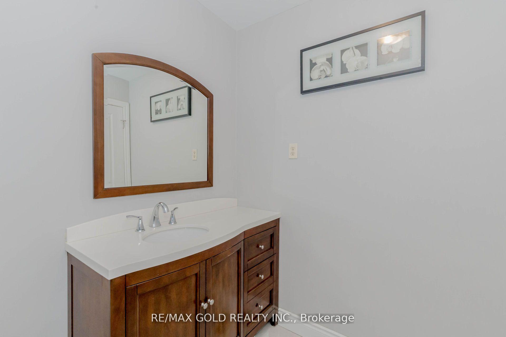 Photo 14 of 298 Royal Salisbury Way, Brampton, Madoc — HOMEH