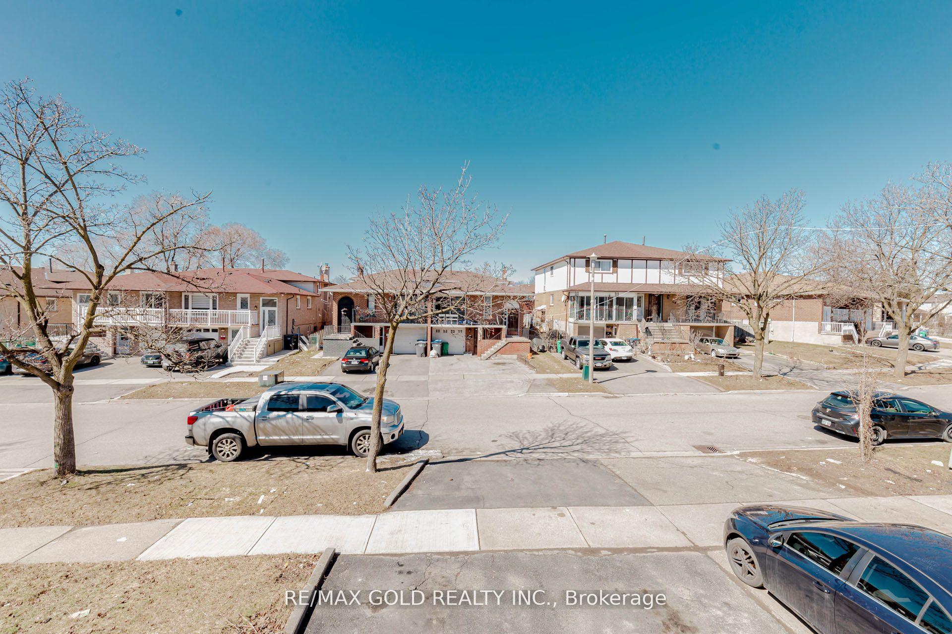 Photo 15 of 298 Royal Salisbury Way, Brampton, Madoc — HOMEH