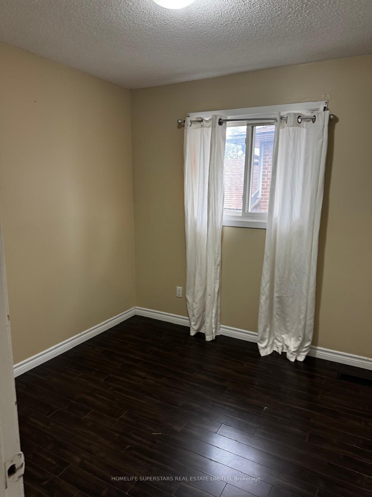 Photo 7 of 379 Archdekin Drive W, Brampton, Madoc — HOMEH