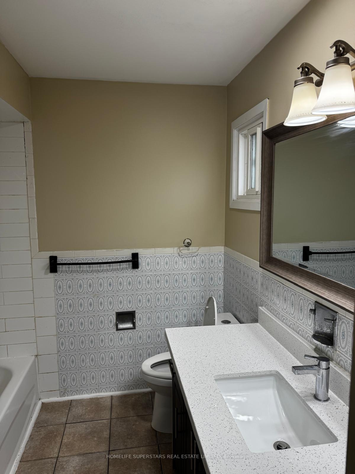 Photo 10 of 379 Archdekin Drive W, Brampton, Madoc — HOMEH