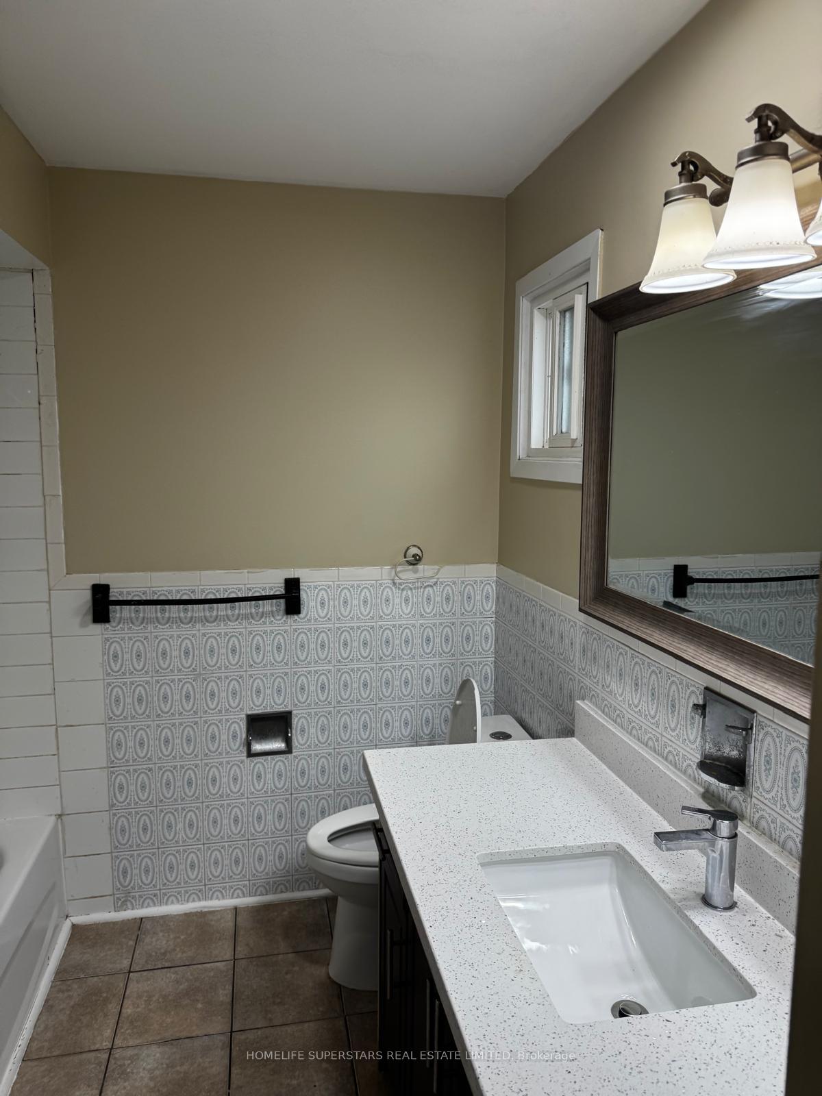 Photo 11 of 379 Archdekin Drive W, Brampton, Madoc — HOMEH
