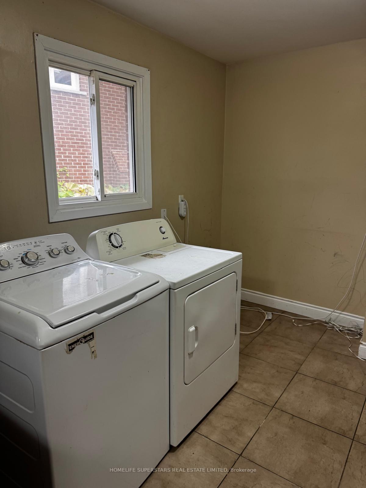 Photo 19 of 379 Archdekin Drive W, Brampton, Madoc — HOMEH