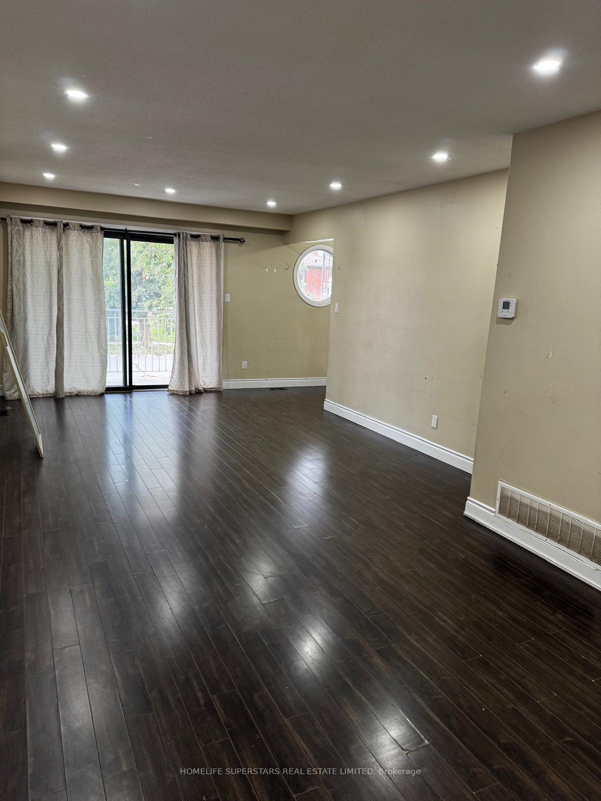 Photo 22 of 379 Archdekin Drive W, Brampton, Madoc — HOMEH