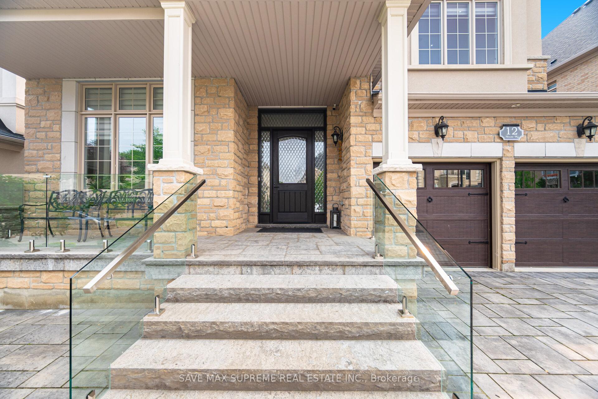 Photo 3 of 12 Astrantia Way, Brampton, Credit Valley — HOMEH