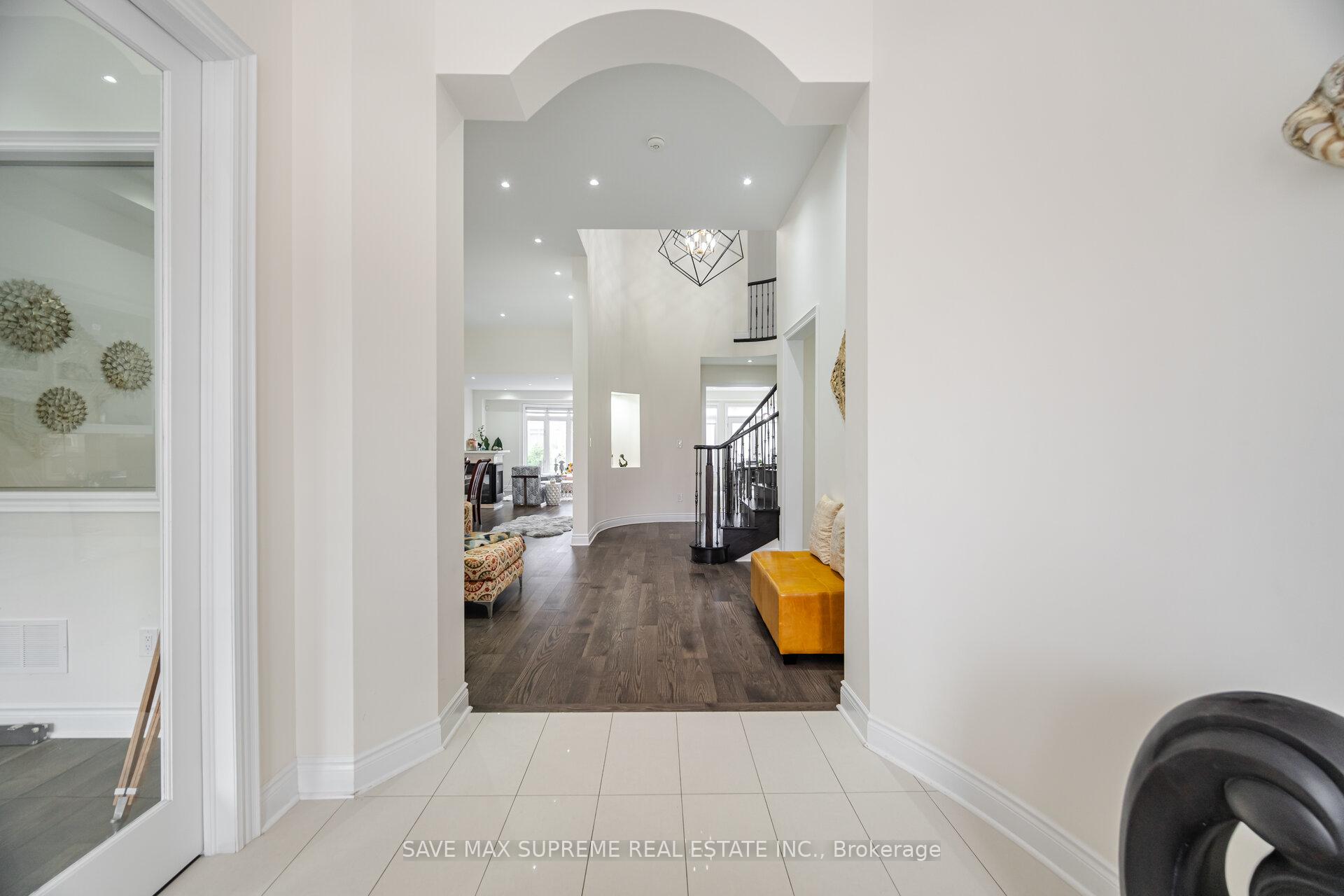 Photo 2 of 12 Astrantia Way, Brampton, Credit Valley — HOMEH