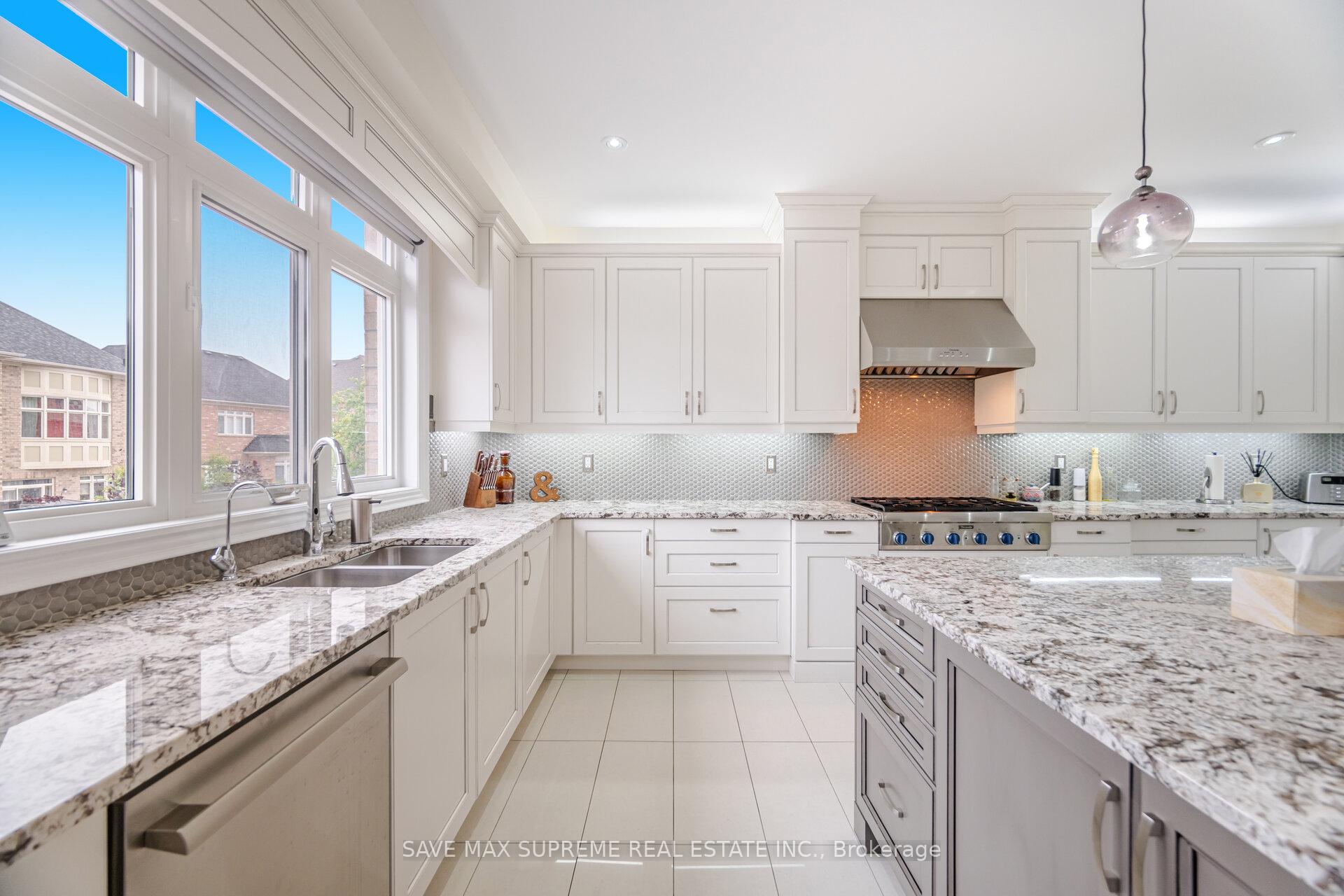 Photo 17 of 12 Astrantia Way, Brampton, Credit Valley — HOMEH