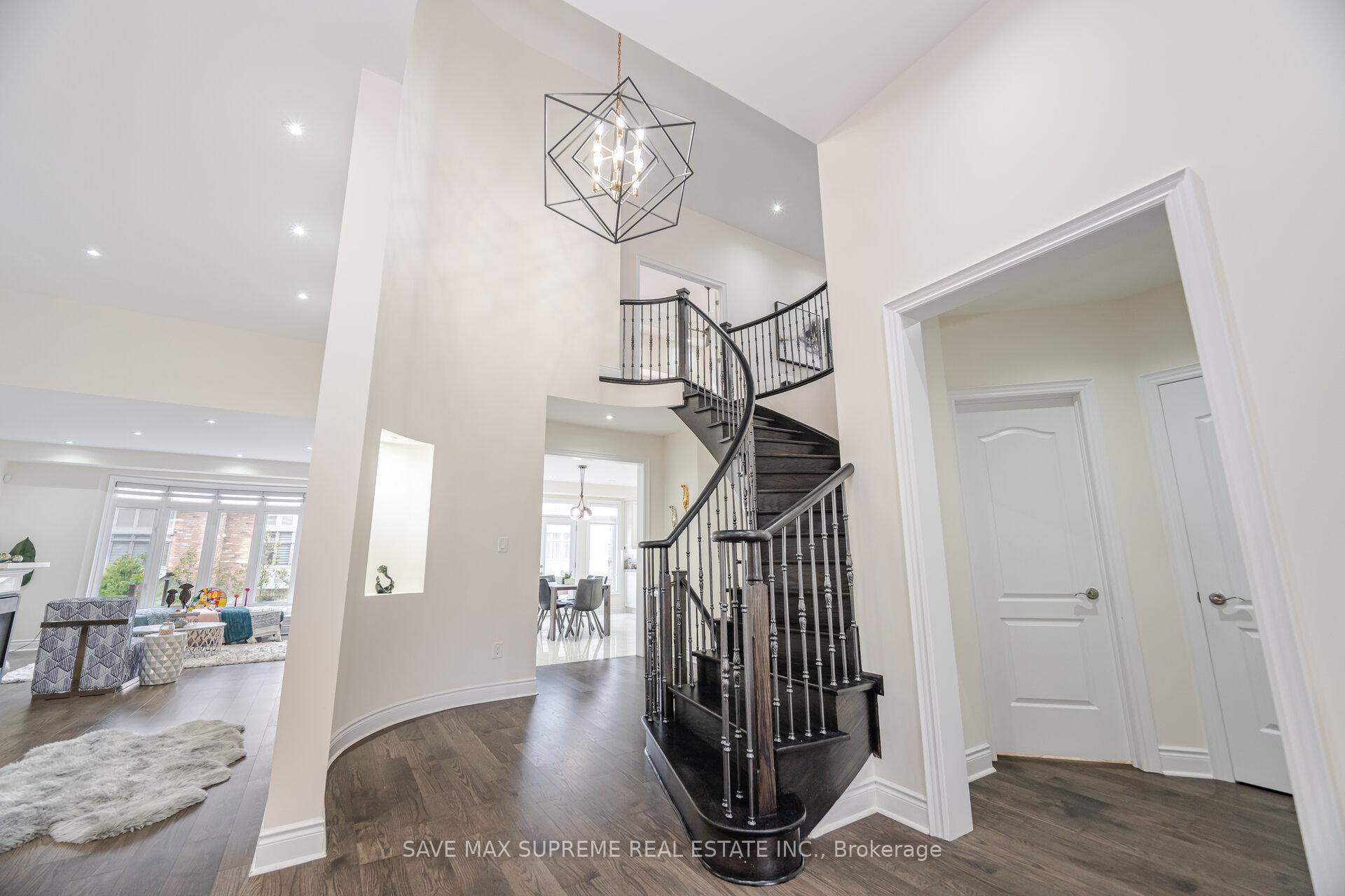 Photo 16 of 12 Astrantia Way, Brampton, Credit Valley — HOMEH