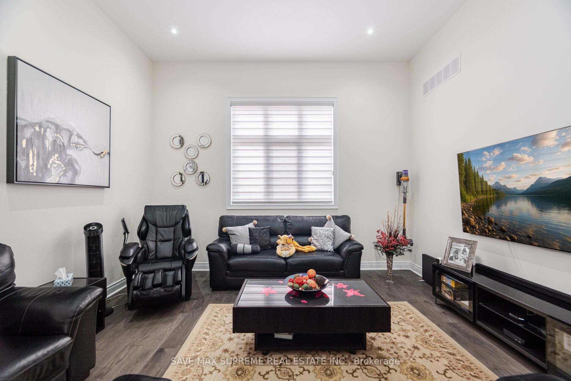 Photo 18 of 12 Astrantia Way, Brampton, Credit Valley — HOMEH