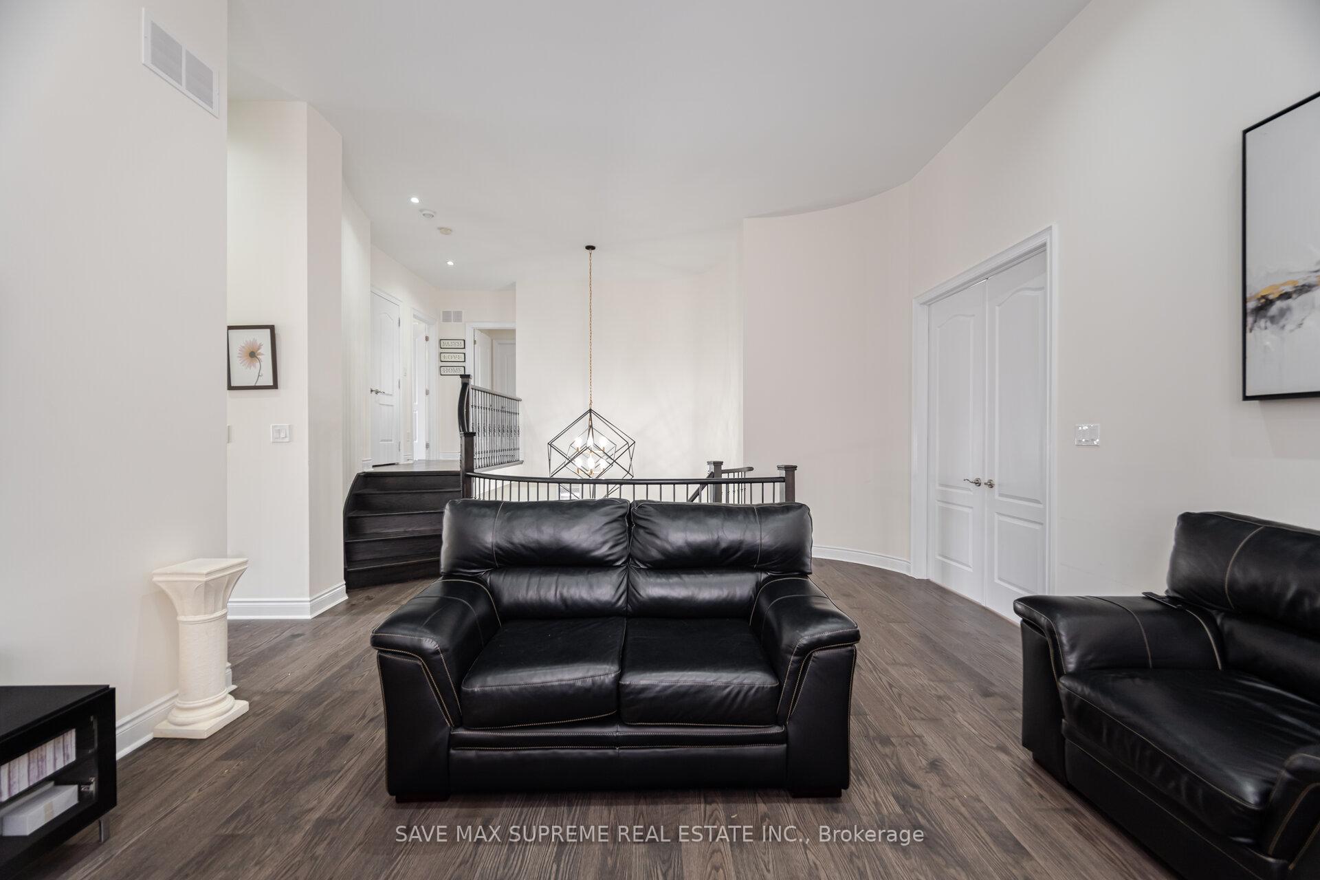 Photo 21 of 12 Astrantia Way, Brampton, Credit Valley — HOMEH