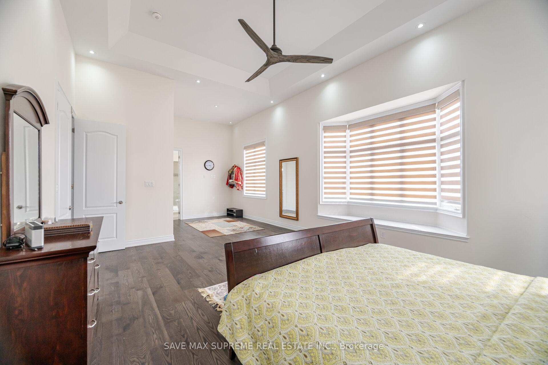 Photo 20 of 12 Astrantia Way, Brampton, Credit Valley — HOMEH