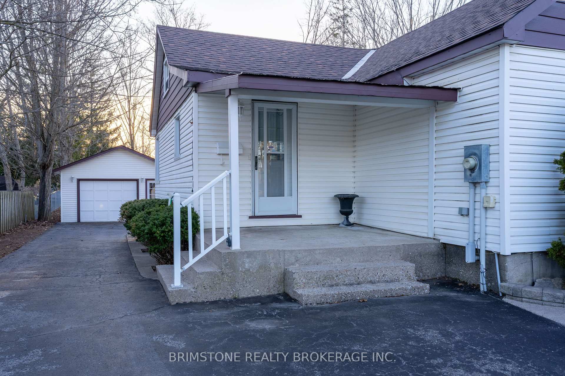 Photo 2 of 37 Alfred Street, Barrie, Allandale — HOMEH