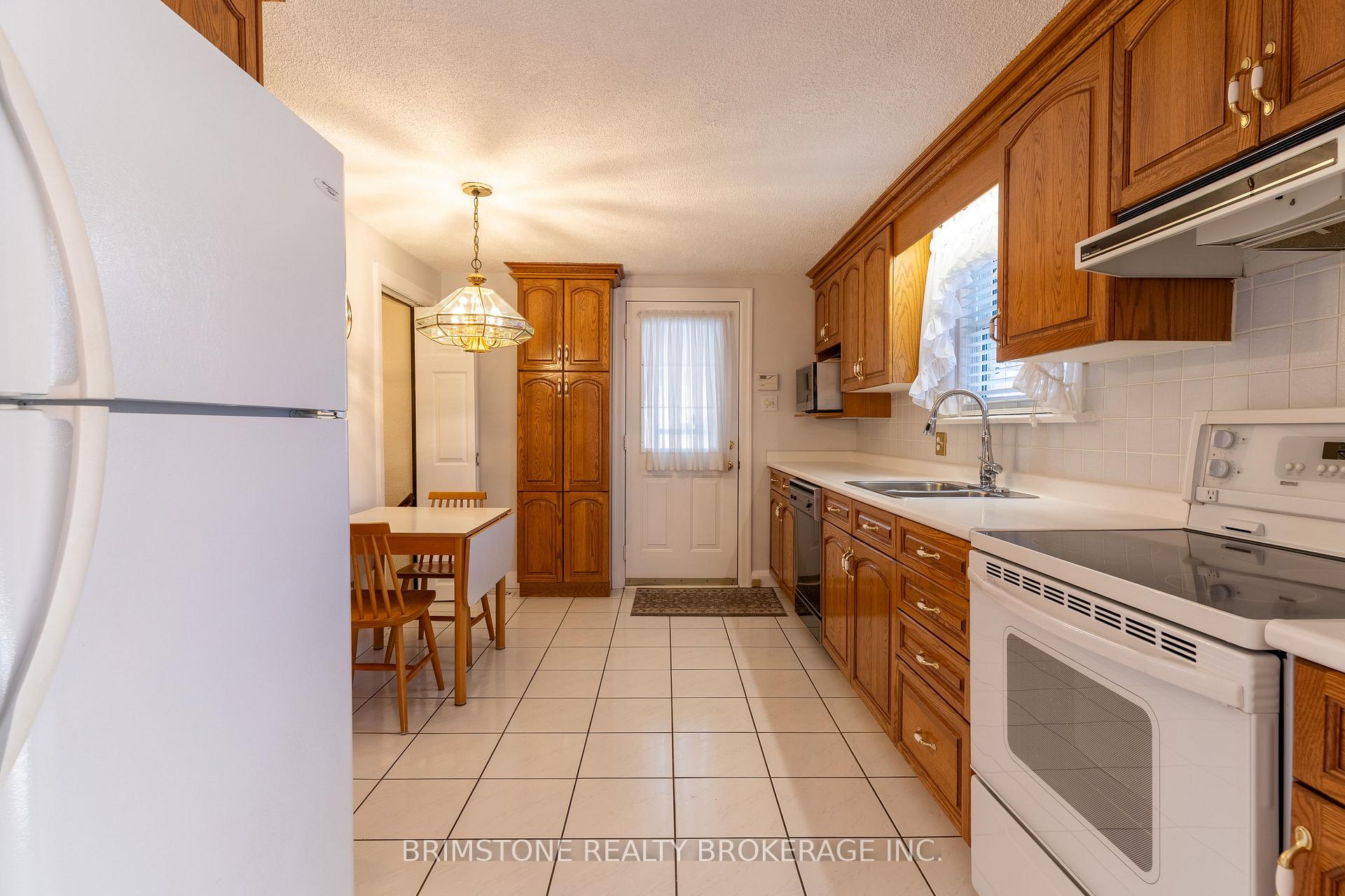 Photo 3 of 37 Alfred Street, Barrie, Allandale — HOMEH