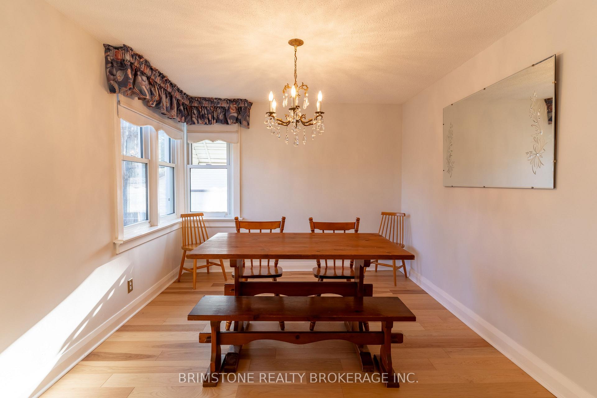 Photo 5 of 37 Alfred Street, Barrie, Allandale — HOMEH