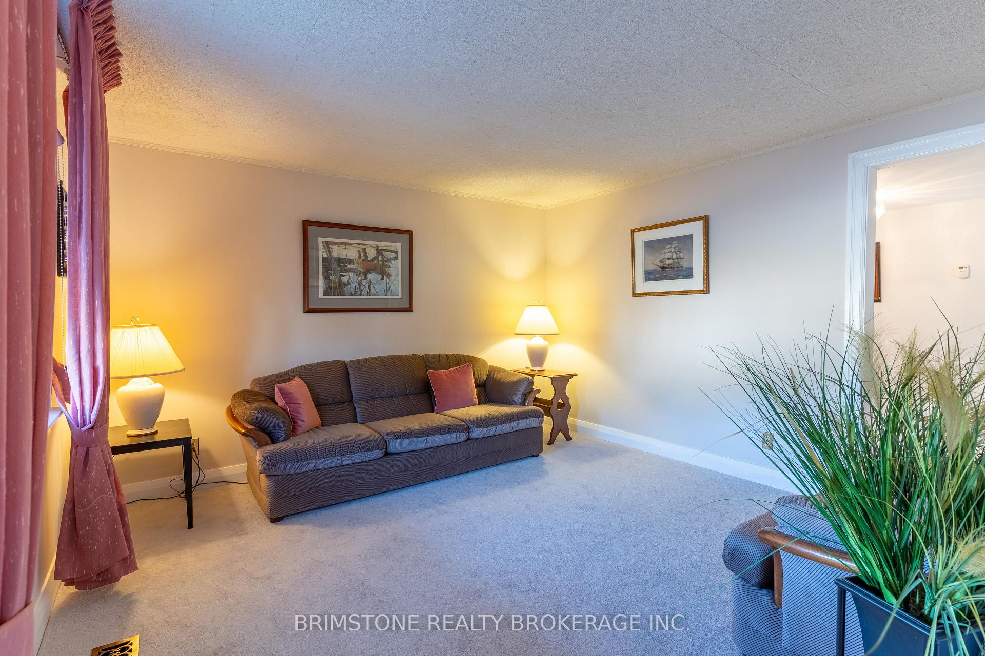 Photo 7 of 37 Alfred Street, Barrie, Allandale — HOMEH