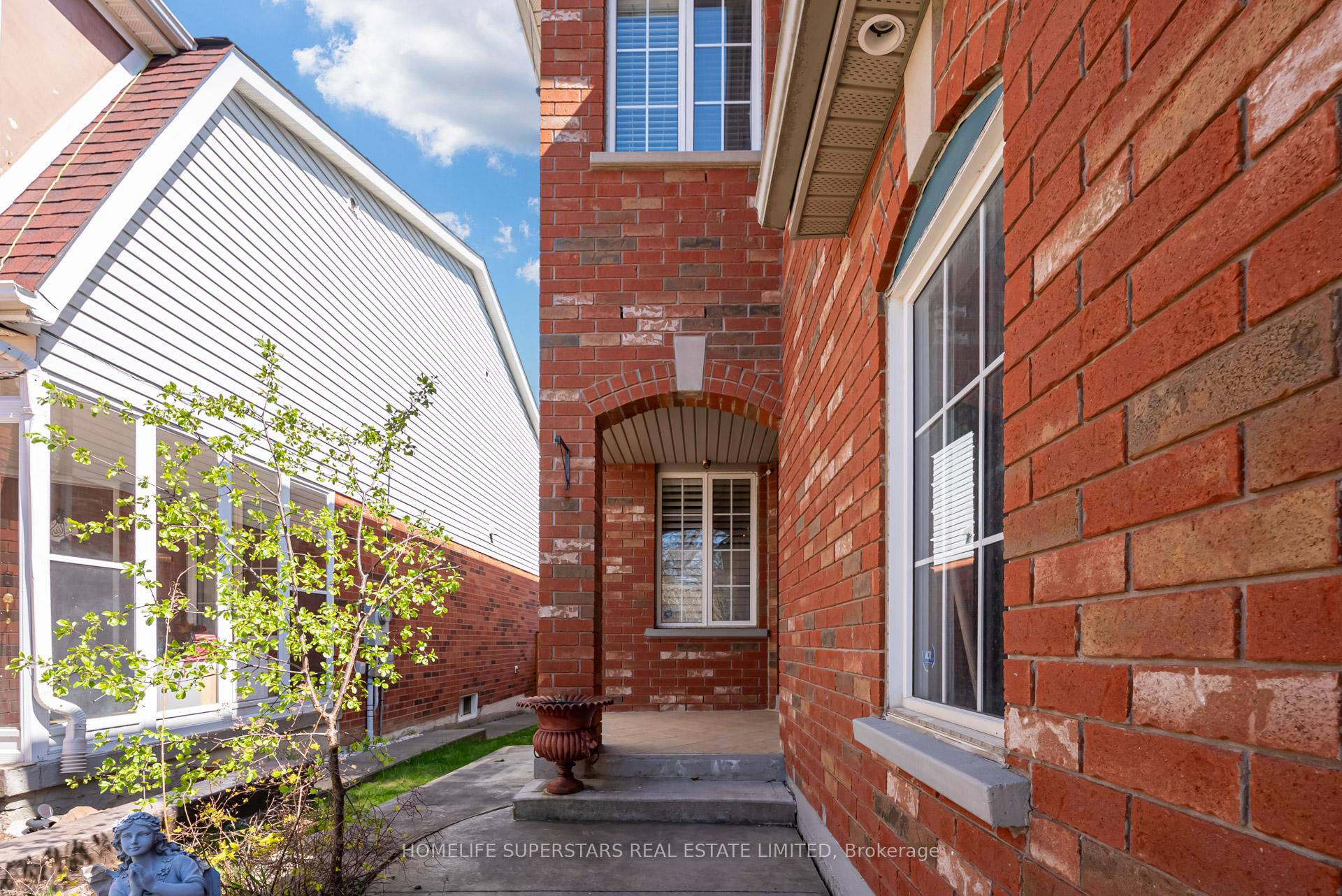 Photo 11 of 169 Cordgrass Crescent, Brampton, Sandringham-Wellington — HOMEH