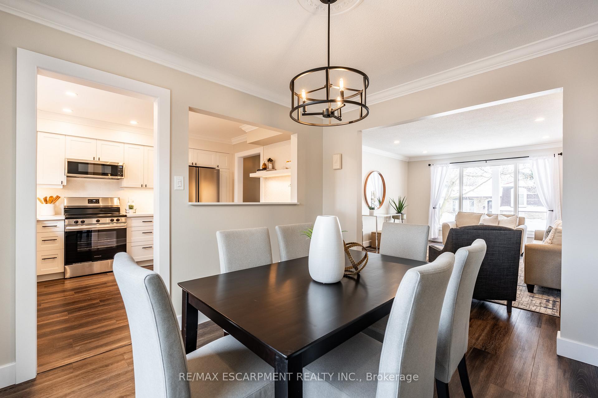 Photo 5 of 4307 Longmoor Drive, Burlington, Shoreacres — HOMEH