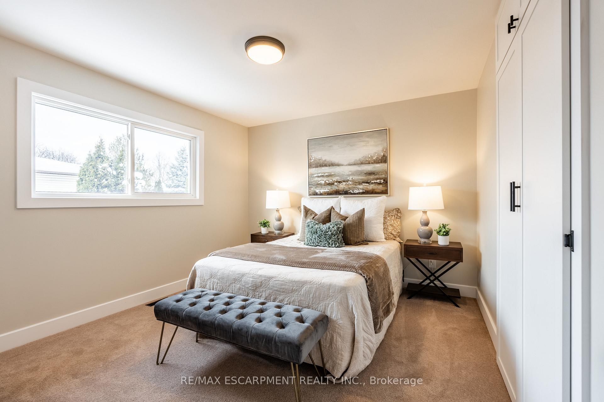 Photo 7 of 4307 Longmoor Drive, Burlington, Shoreacres — HOMEH