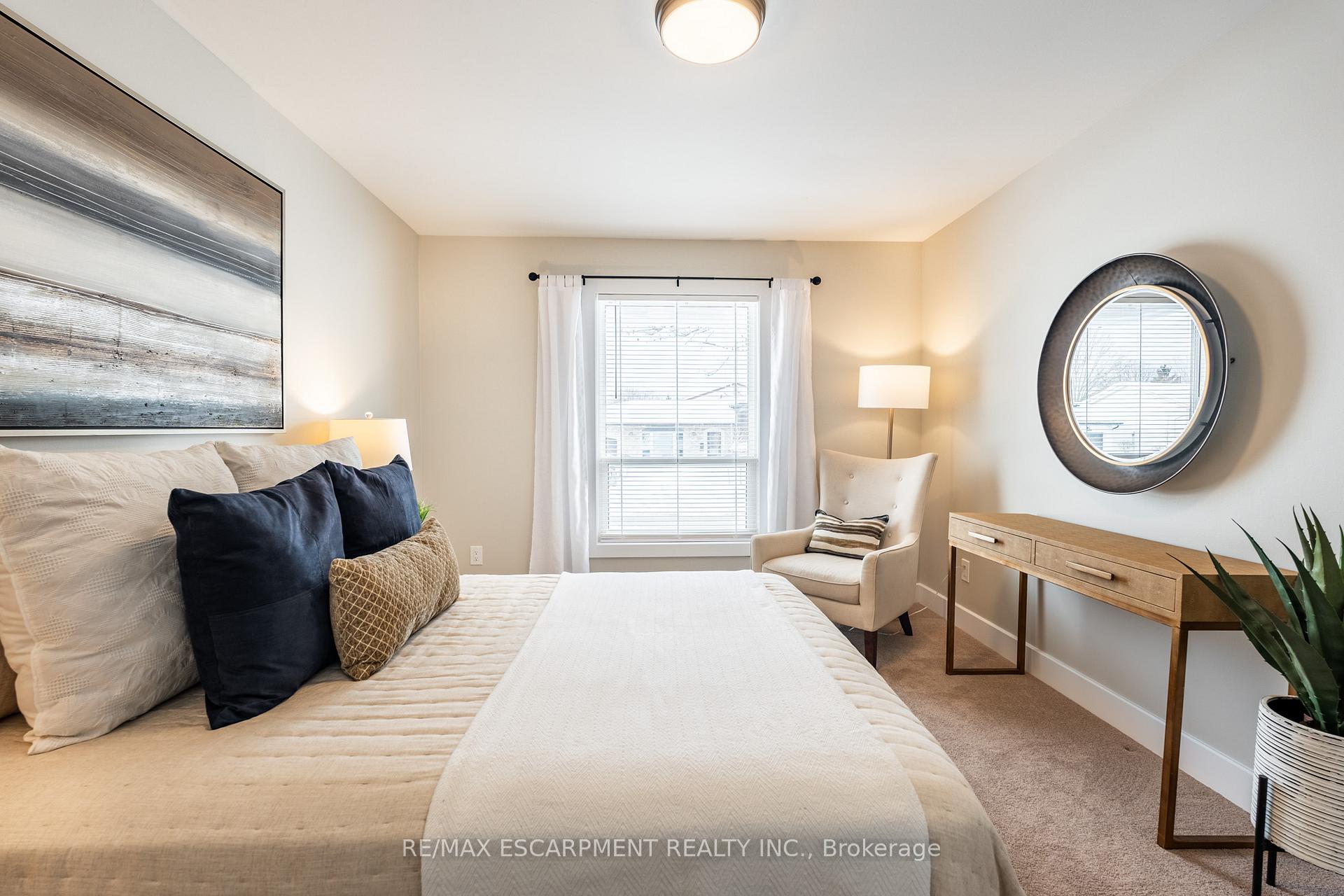 Photo 9 of 4307 Longmoor Drive, Burlington, Shoreacres — HOMEH