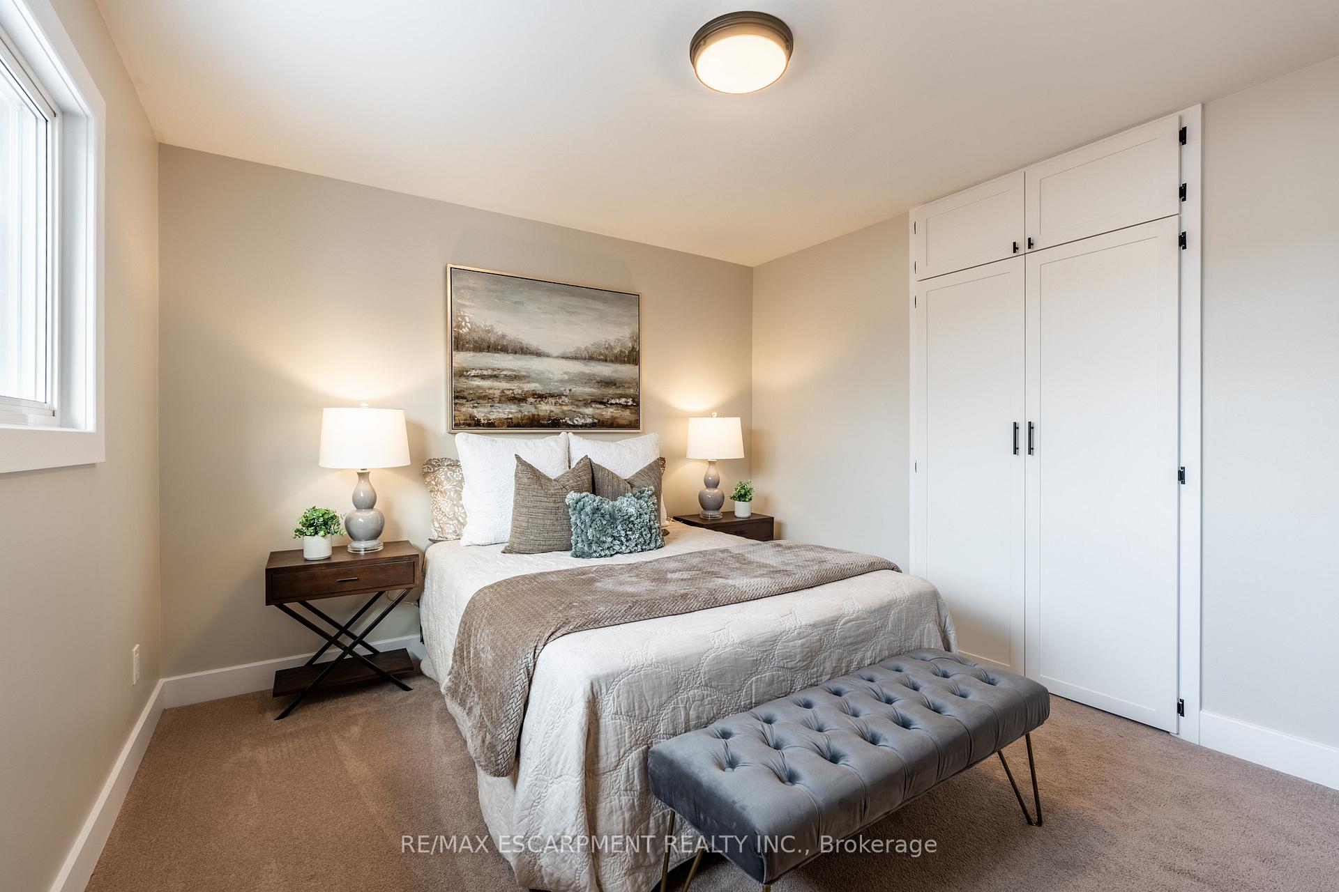 Photo 11 of 4307 Longmoor Drive, Burlington, Shoreacres — HOMEH