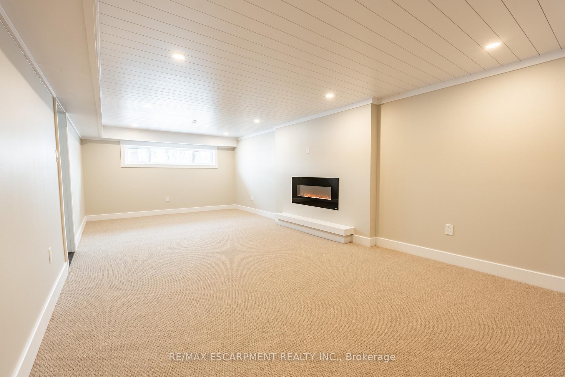 Photo 17 of 4307 Longmoor Drive, Burlington, Shoreacres — HOMEH