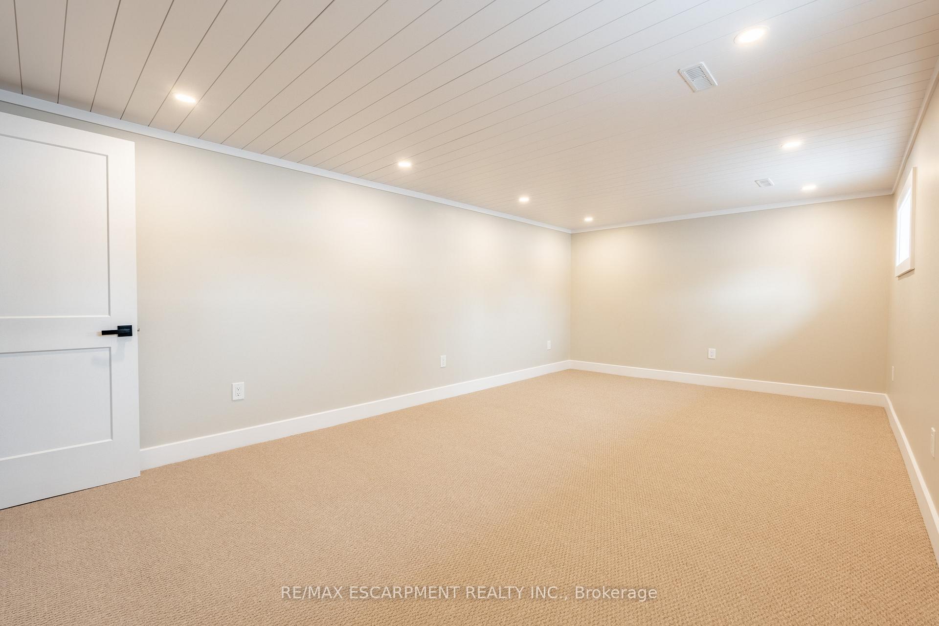 Photo 20 of 4307 Longmoor Drive, Burlington, Shoreacres — HOMEH