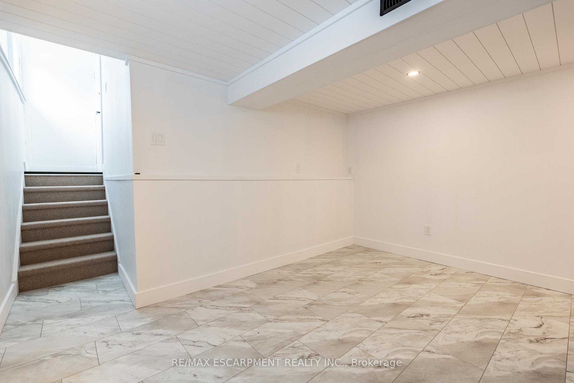 Photo 24 of 4307 Longmoor Drive, Burlington, Shoreacres — HOMEH