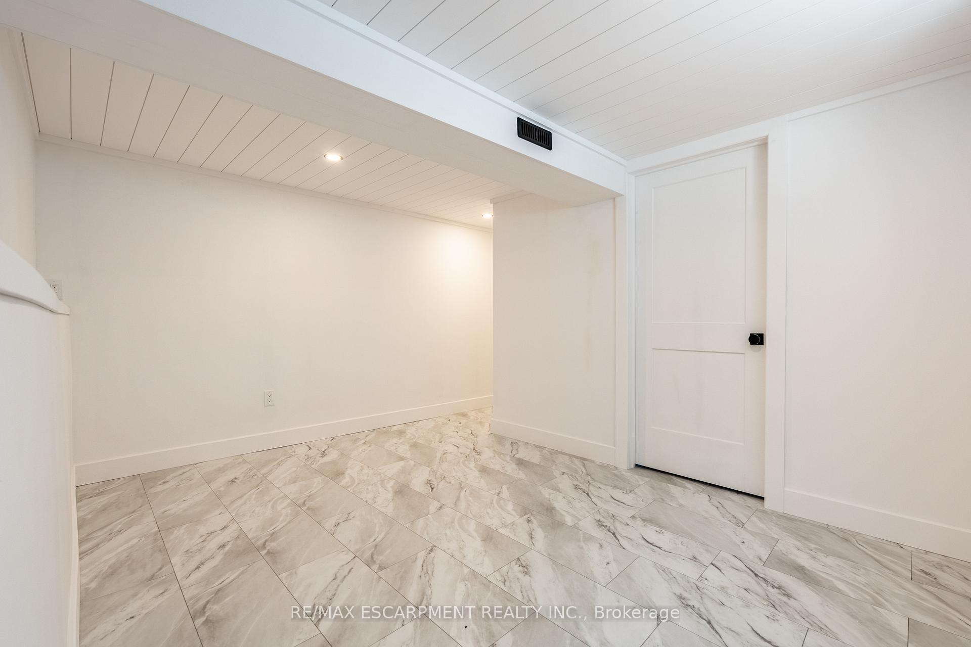 Photo 25 of 4307 Longmoor Drive, Burlington, Shoreacres — HOMEH