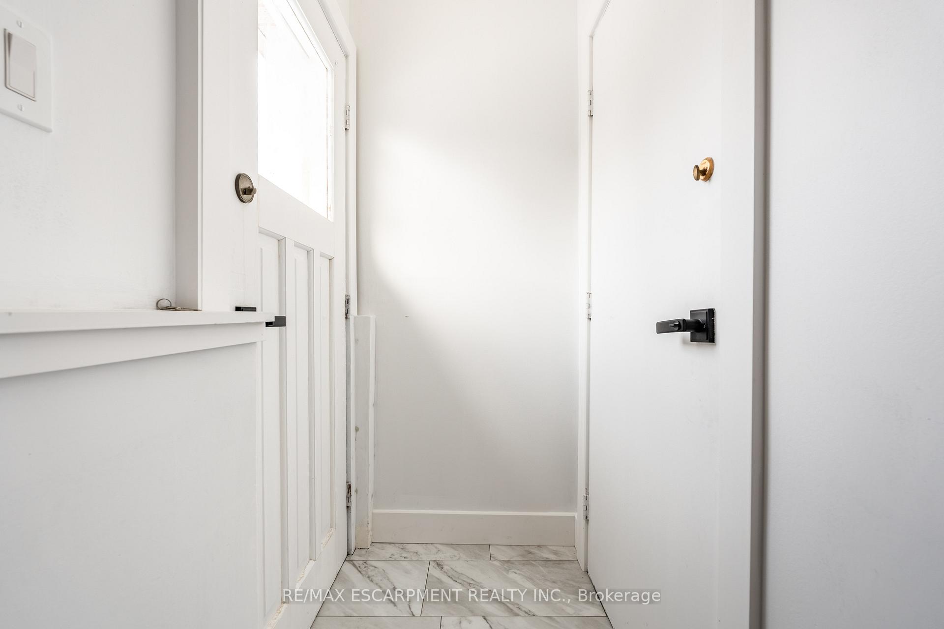 Photo 26 of 4307 Longmoor Drive, Burlington, Shoreacres — HOMEH