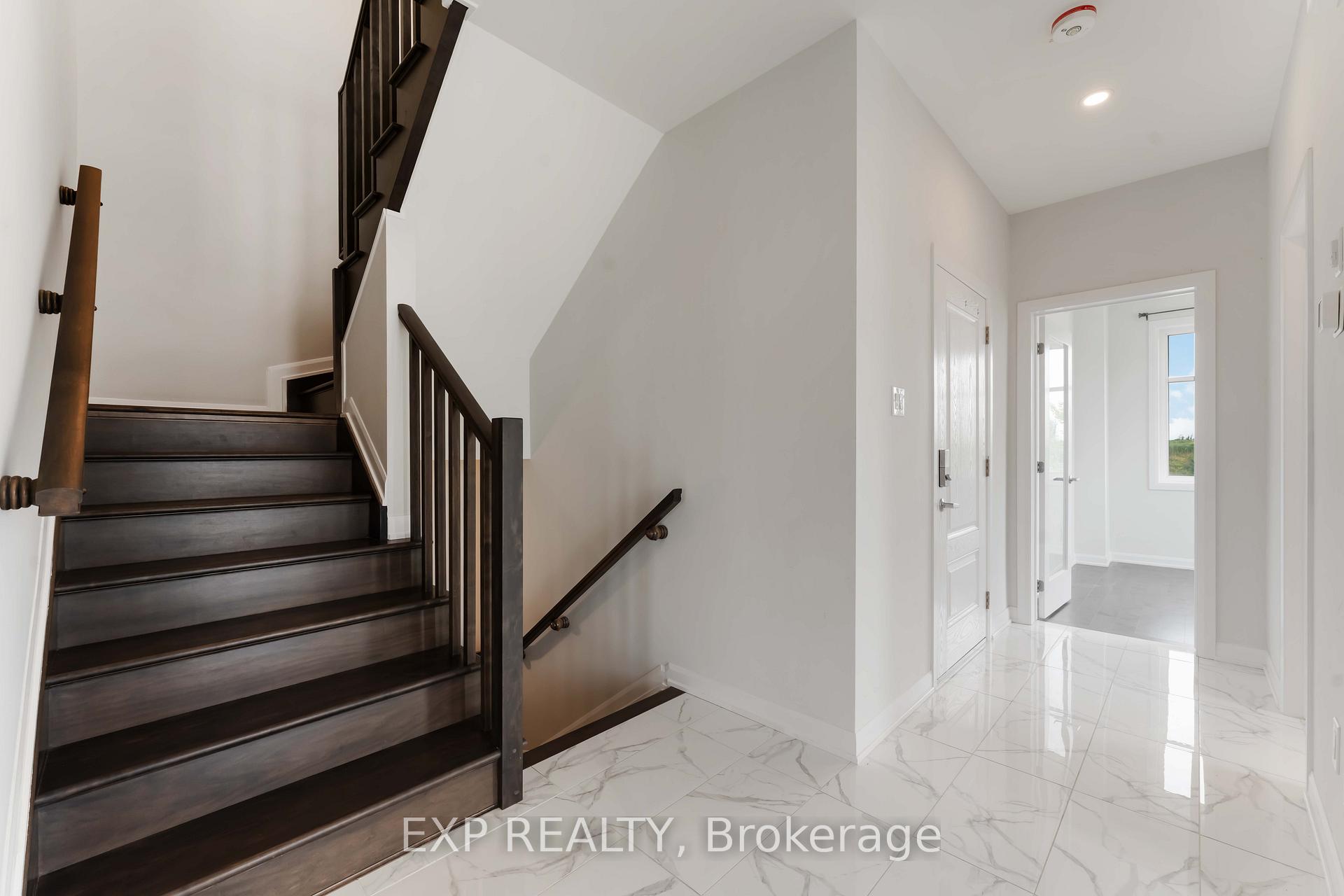 Photo 3 of 729 Doneraile Walk, Ottawa, Barrhaven - Half Moon Bay — HOMEH