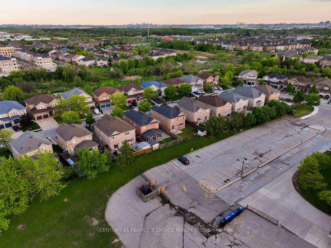 Photo 34 of 67 Gallucci Crescent, Brampton, Bram East — HOMEH