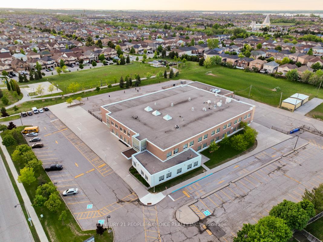 Photo 36 of 67 Gallucci Crescent, Brampton, Bram East — HOMEH