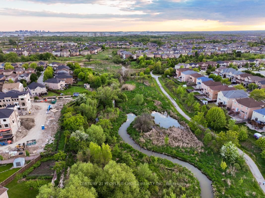Photo 39 of 67 Gallucci Crescent, Brampton, Bram East — HOMEH