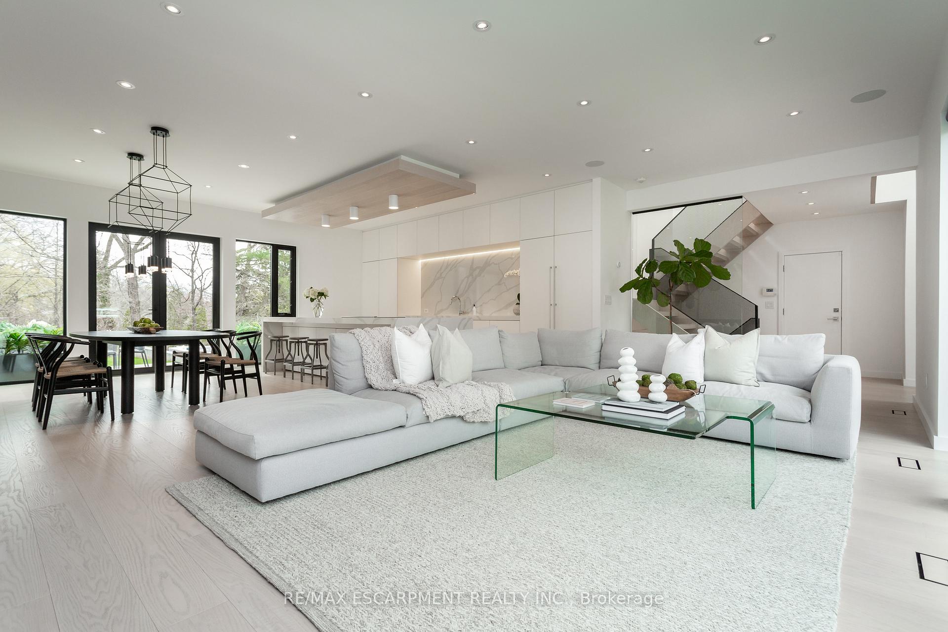 Photo 4 of 5008 Spruce Avenue, Burlington, Appleby — HOMEH