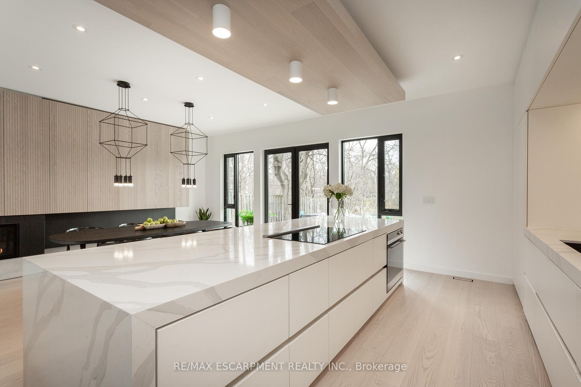 Photo 13 of 5008 Spruce Avenue, Burlington, Appleby — HOMEH