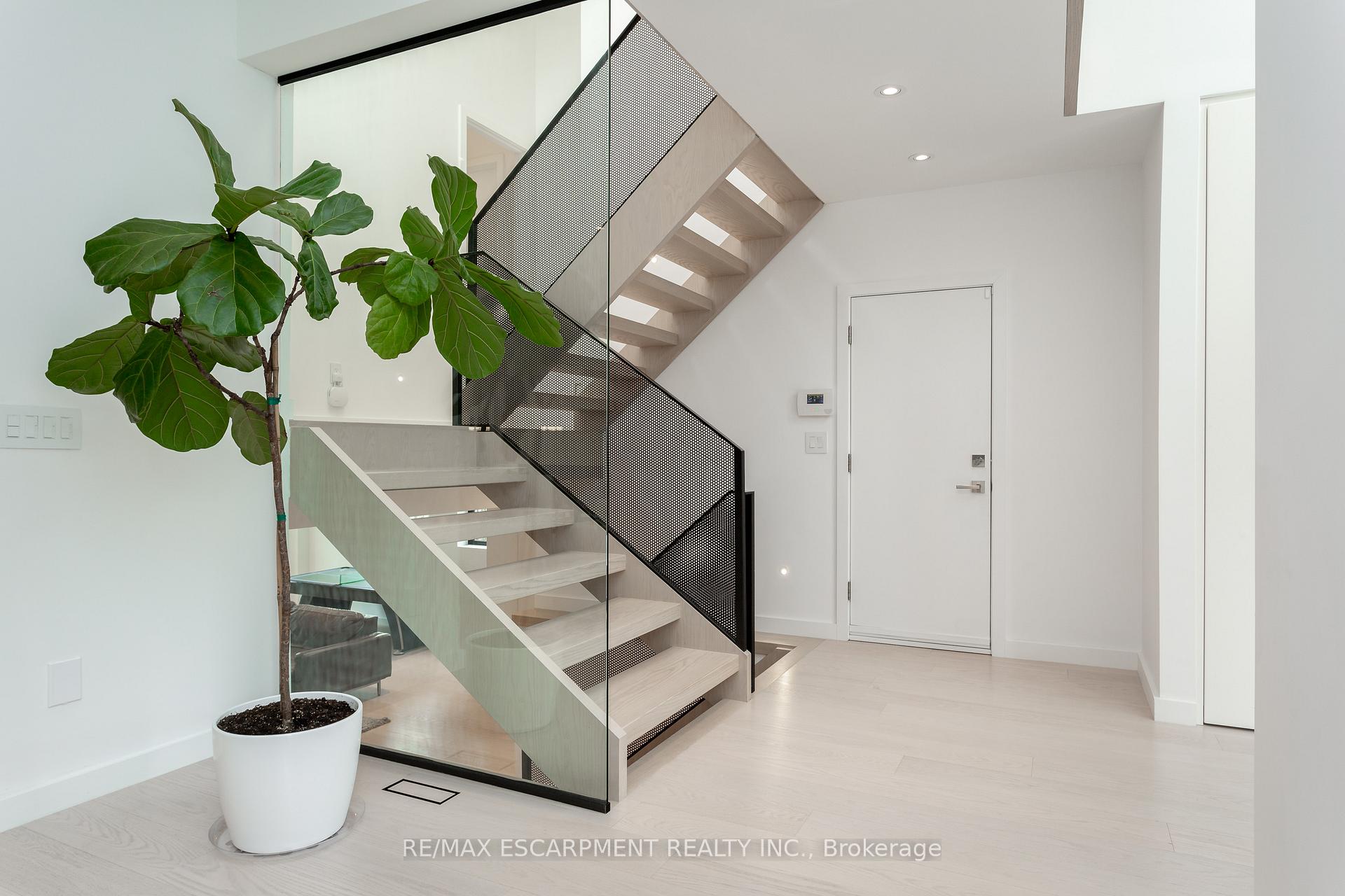Photo 15 of 5008 Spruce Avenue, Burlington, Appleby — HOMEH