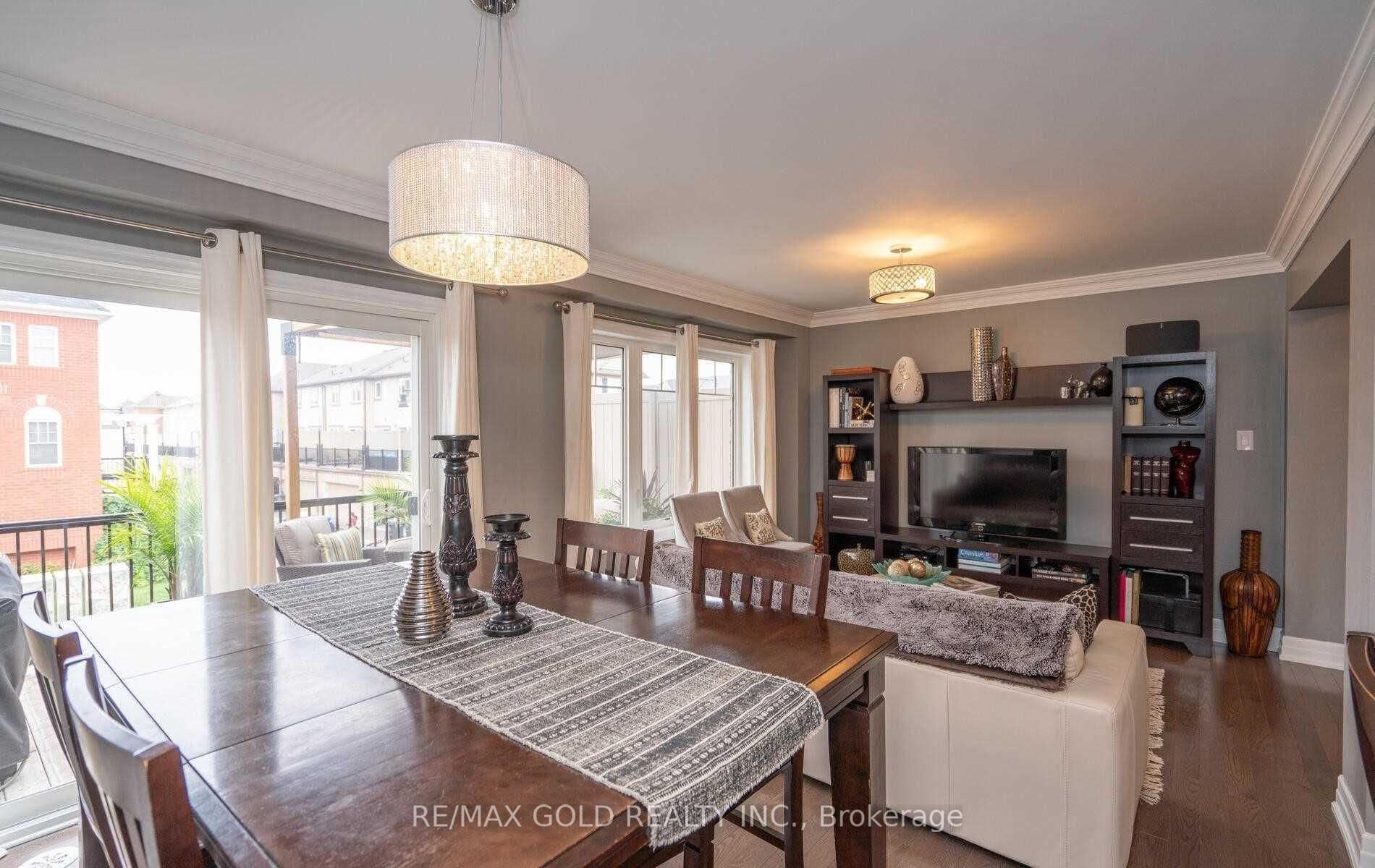 Photo 7 of 49 Ganton Heights, Brampton, Northwest Brampton — HOMEH