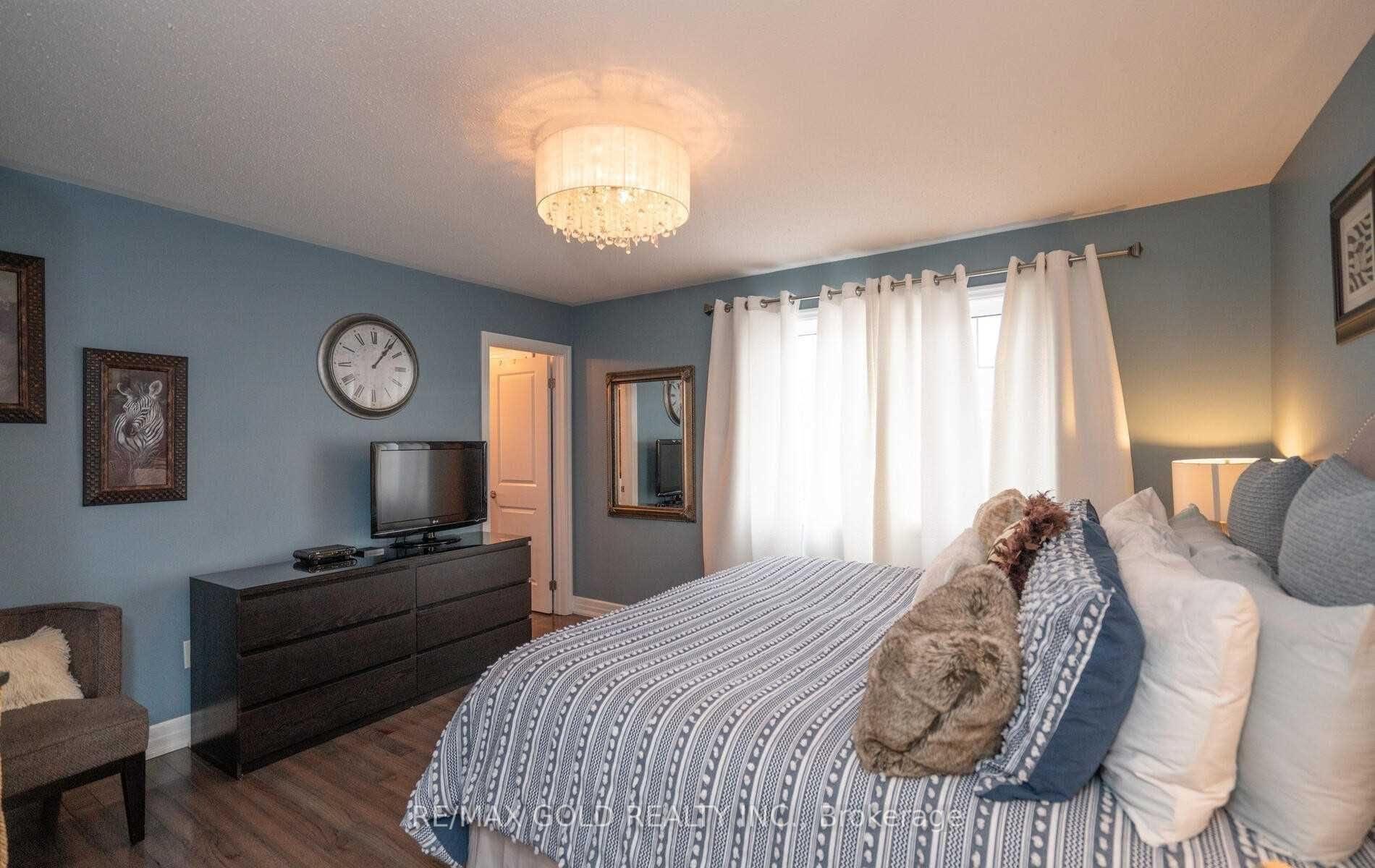 Photo 9 of 49 Ganton Heights, Brampton, Northwest Brampton — HOMEH