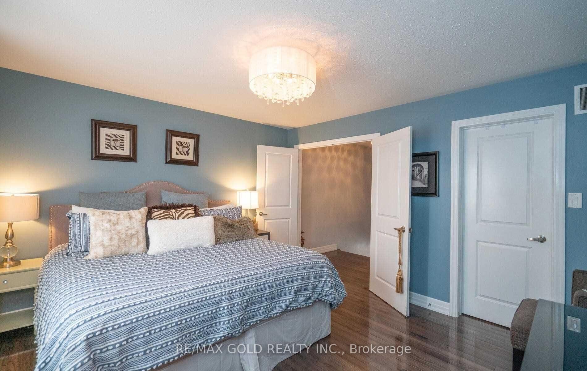 Photo 12 of 49 Ganton Heights, Brampton, Northwest Brampton — HOMEH
