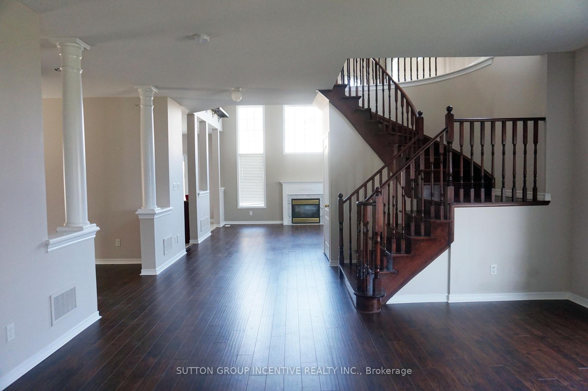 Photo 2 of 30 Charlemagne Avenue, Barrie, Innis-Shore — HOMEH